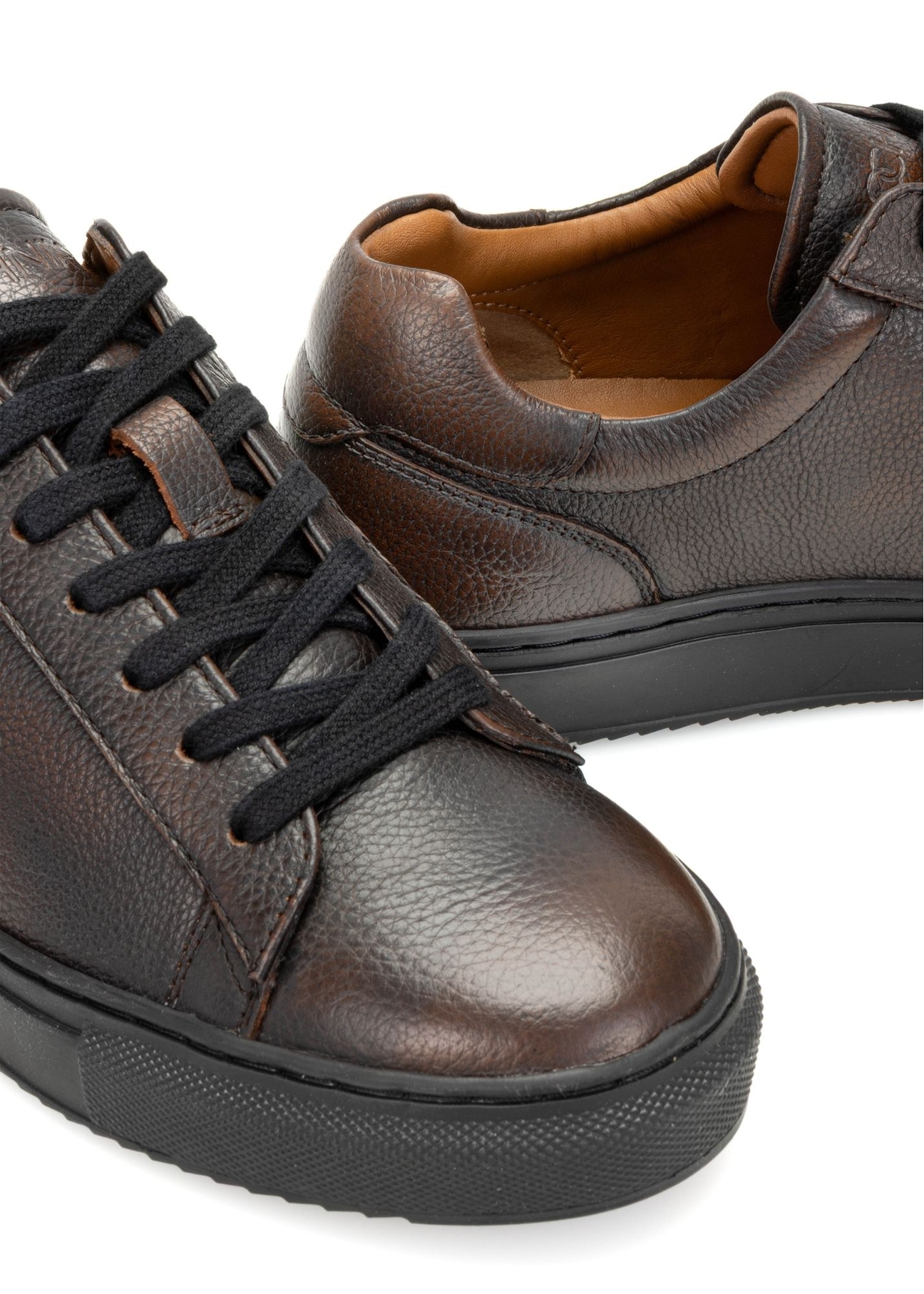Brown men's leather shoes BUTYM-0519-1I(Z26), close-up of the product on a white background.