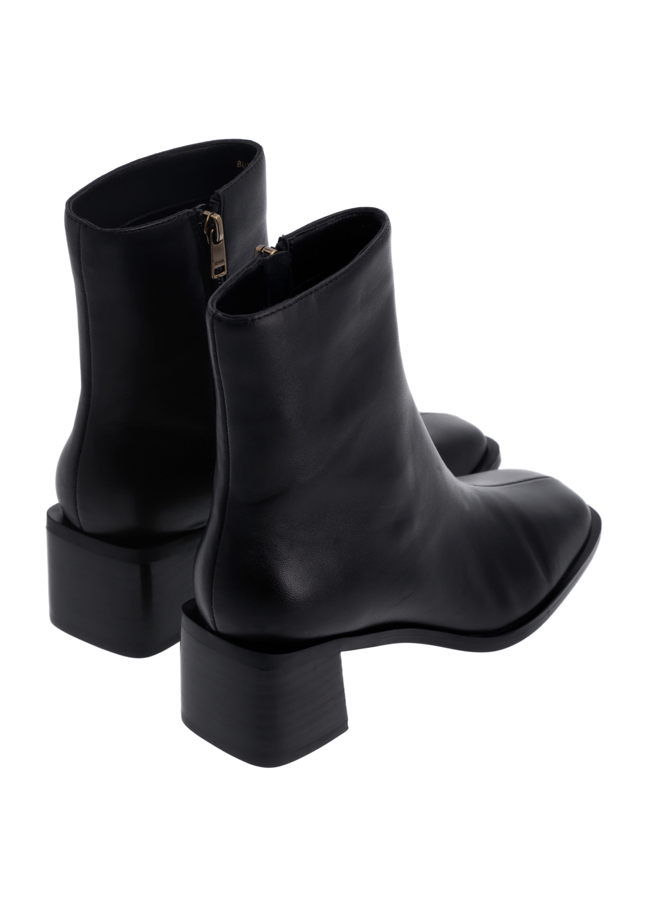 Women's leather ankle boots in black BUTYD-1300-99(Z26), product view from the back on a white background.