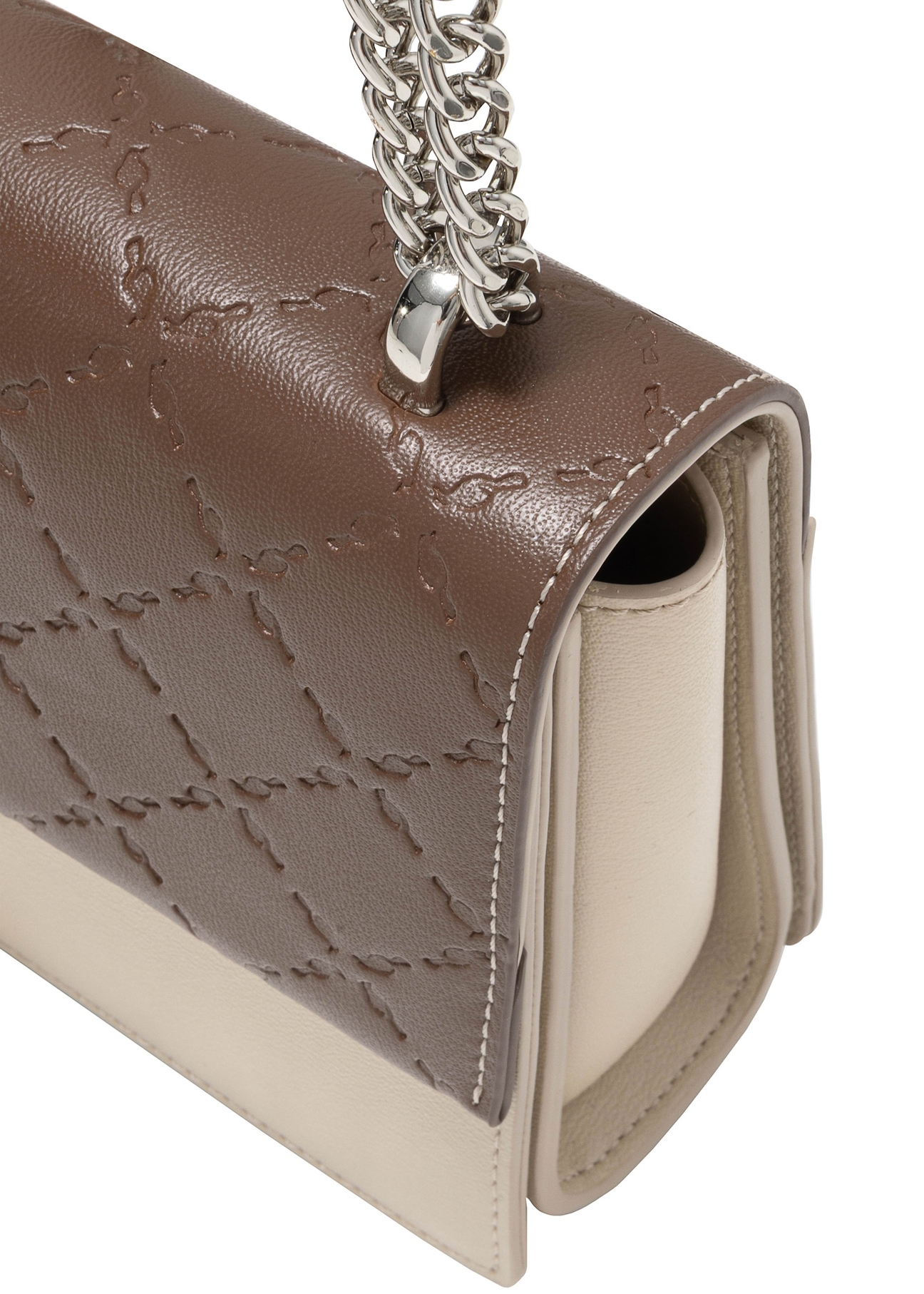 Women's messenger bag with chain TOREC-0984A-15(Z25), close-up of the product detail on a white background.