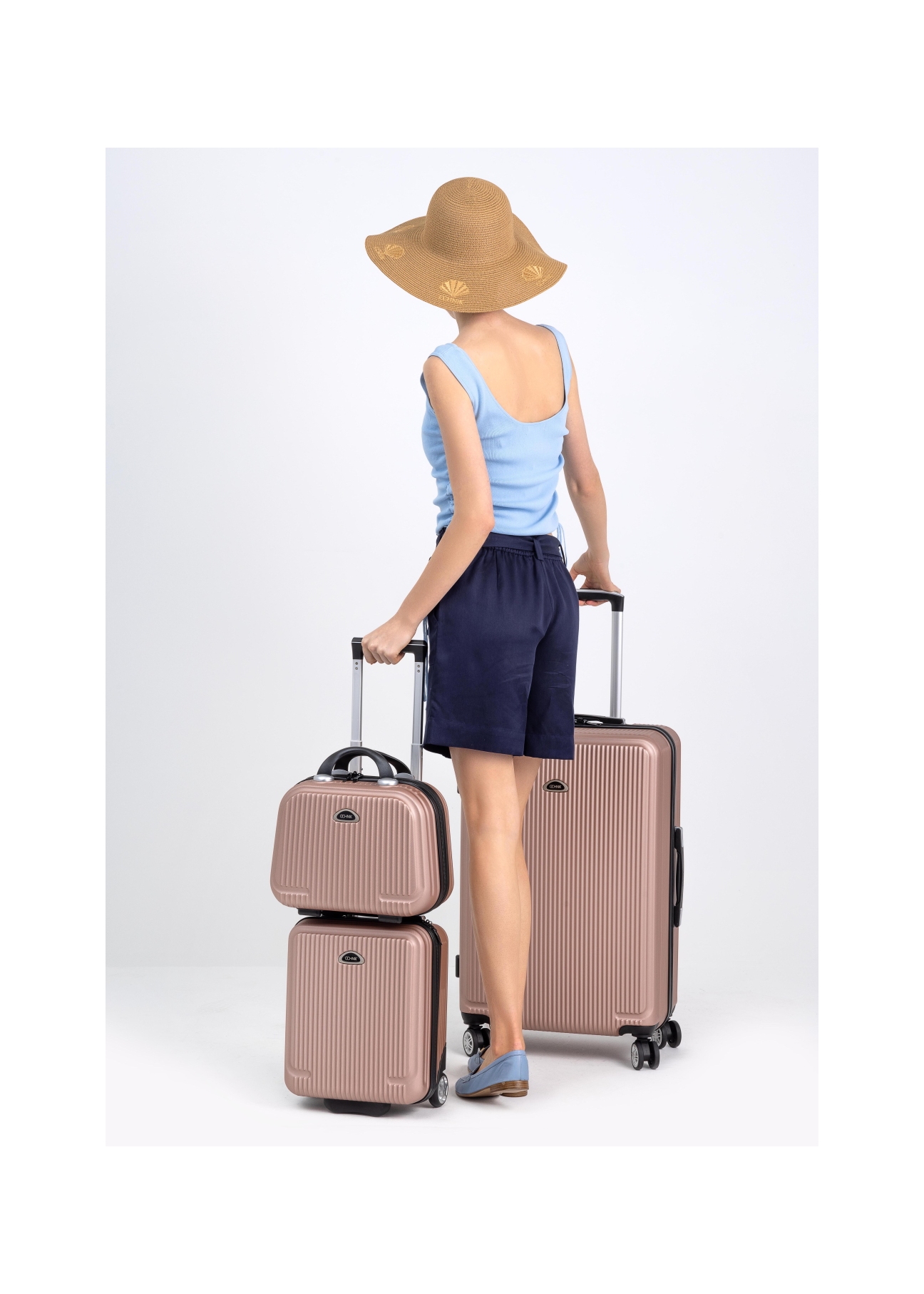 Cabin suitcase on wheels WALAB-0053-31-16(W24)-06