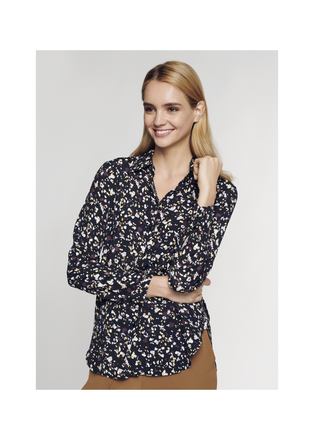Lightweight women's shirt in spots KOSDT-0134-15(Z21)-01