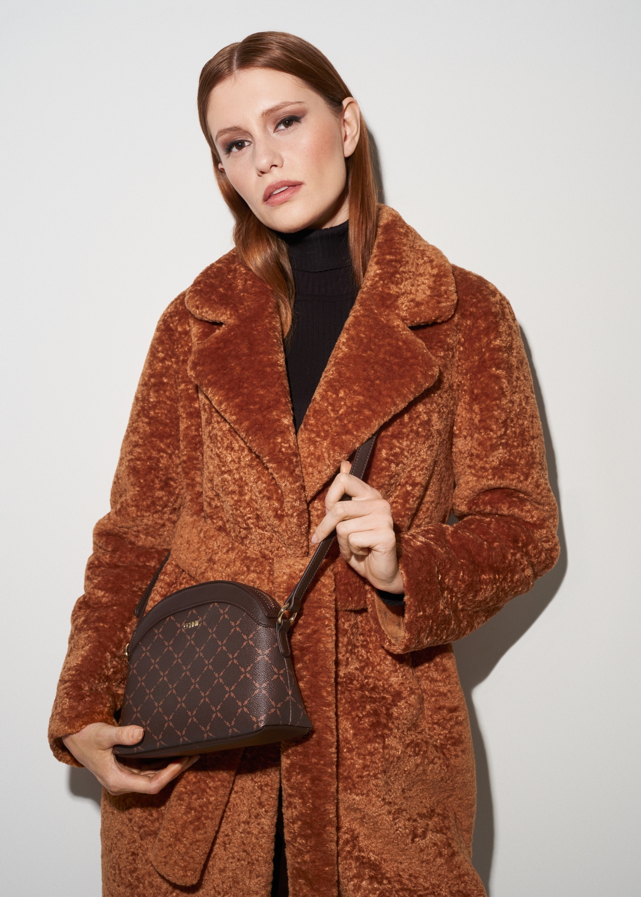 Small brown women's handbag TOREC-0817-89(Z23)-07