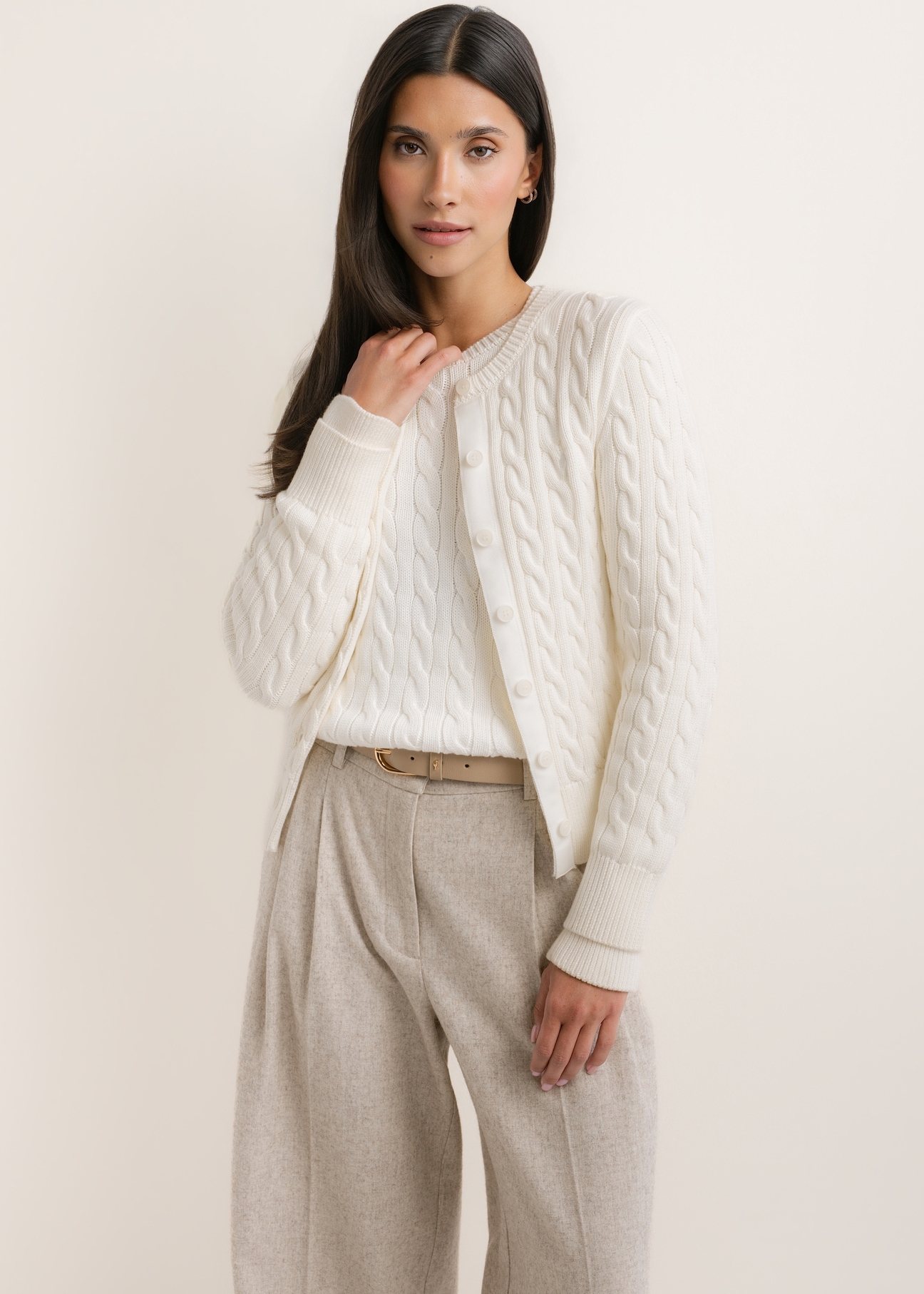 Cream cotton women's cardigan KARDT-0067-0B(Z26), front view on a model. Half-body shot.