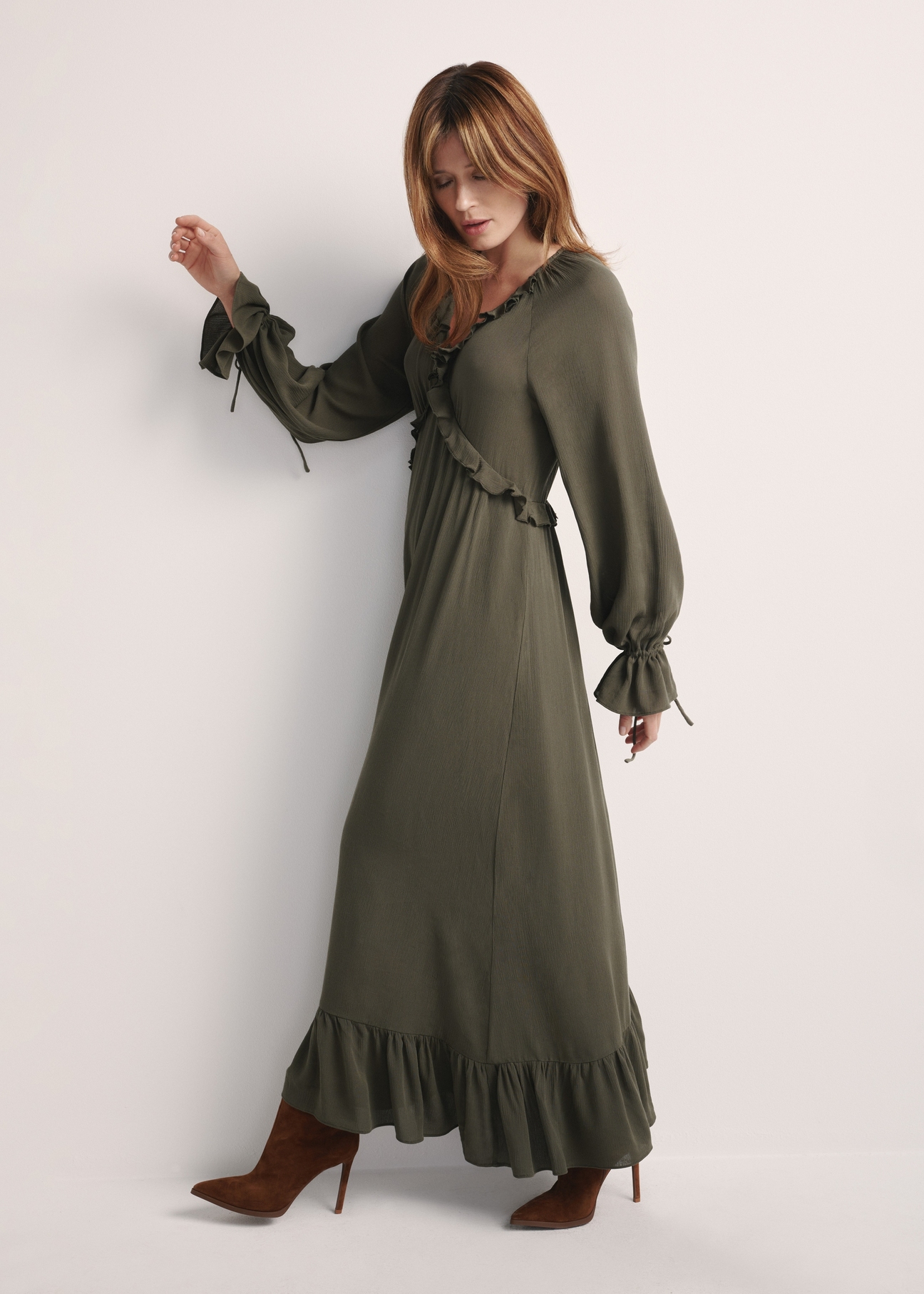 Maxi dress in khaki color SUKDT-0248-55(Z25). product visible from the side, the whole silhouette visible.