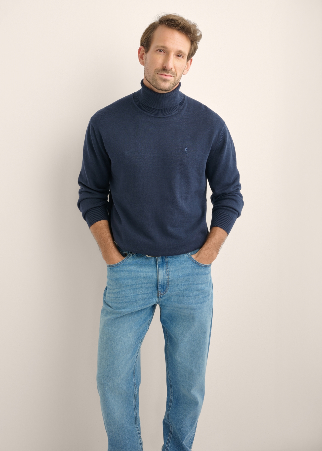 Men's turtleneck sweater in navy blue SWEMT-0095B-7E(Z26)