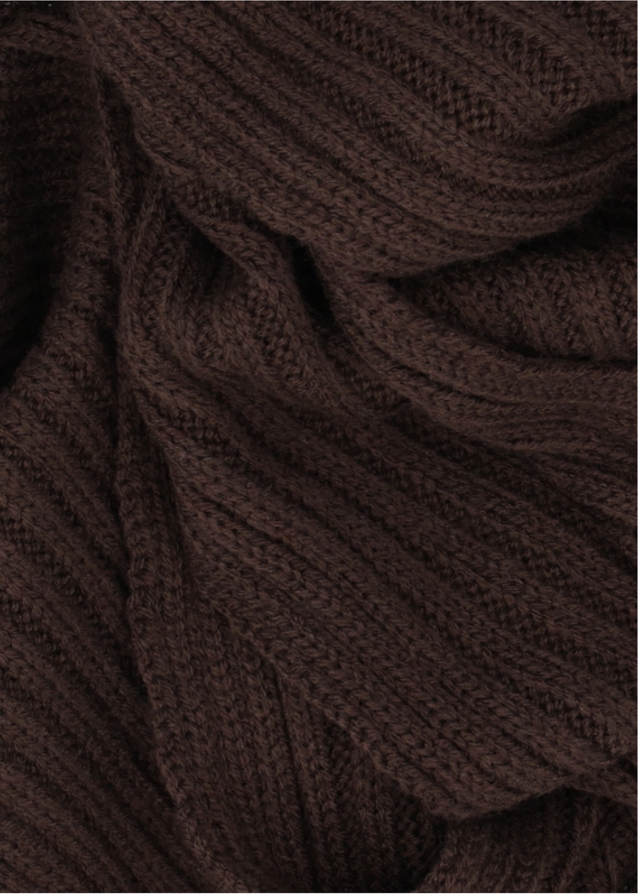 Brown men's winter scarf SZAMT-0016-1I(Z26), close-up of the product material on a white background.