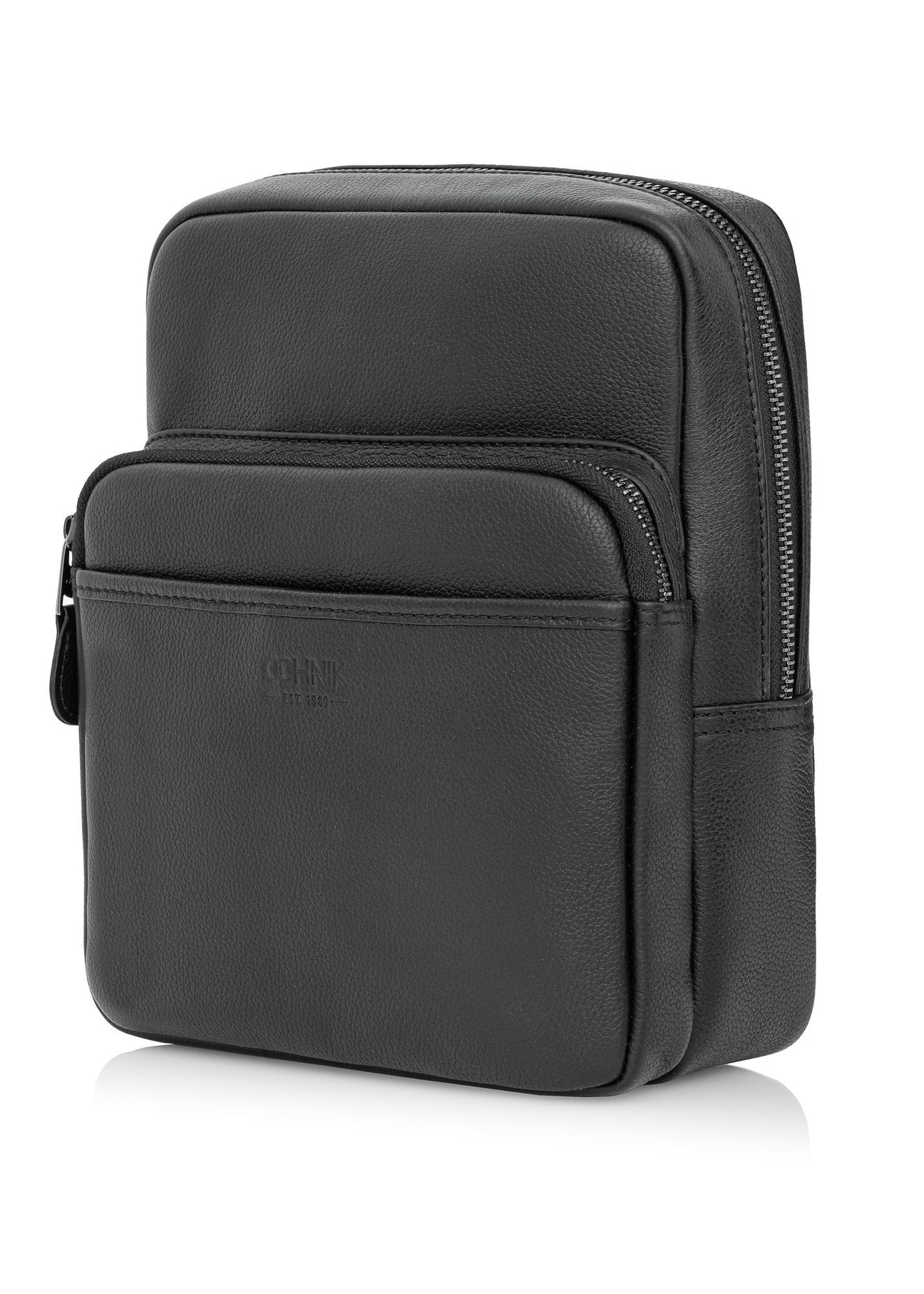 Men's leather black zipper bag TORMS-0016R-9I(W26), diagonal product view on white background.