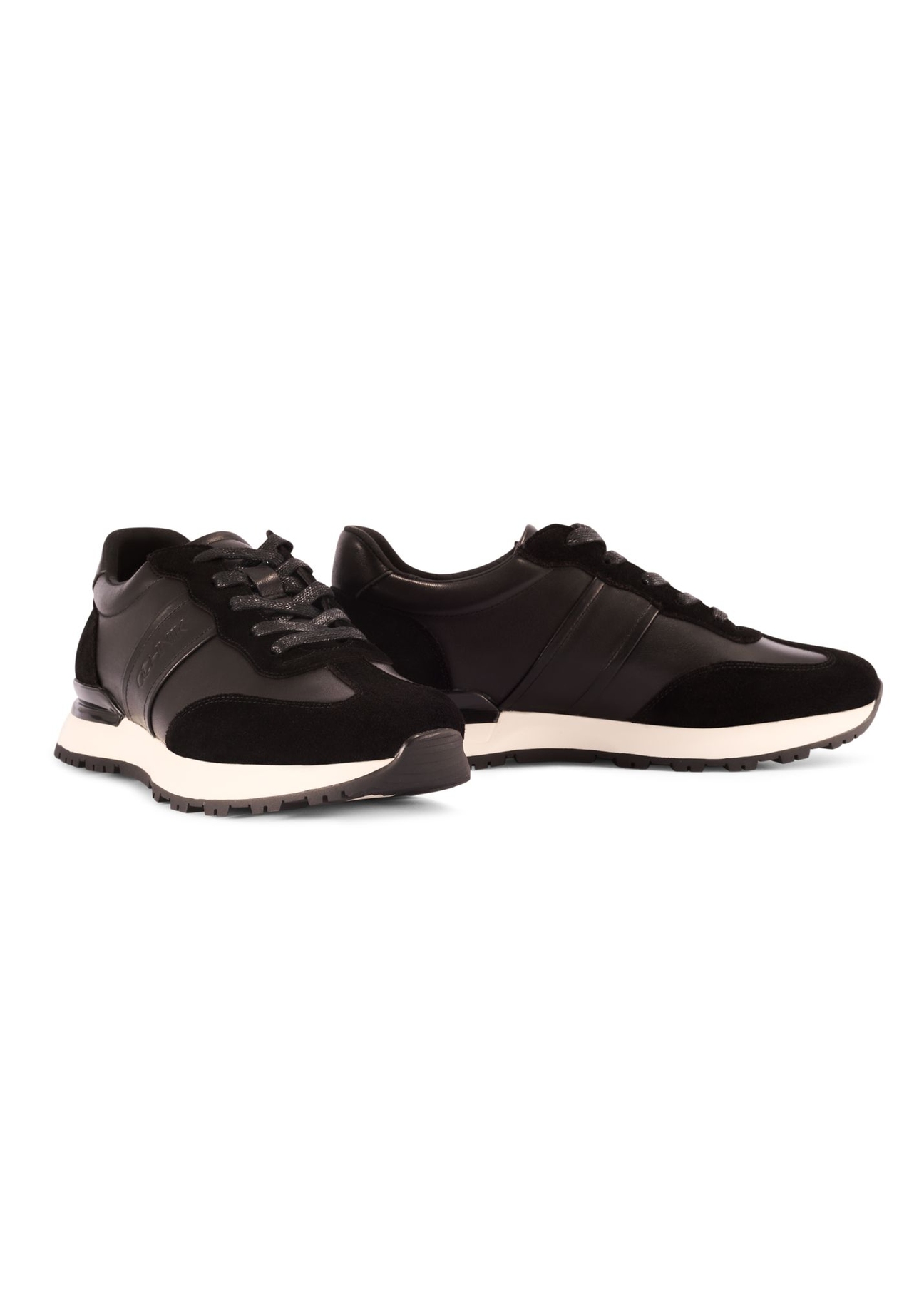 Black men's sports shoes BUTYM-0510-99(Z25) - diagonal view of a pair of shoes on a white background.