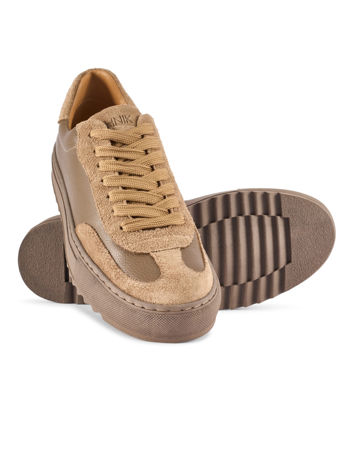 Women's leather sneakers in cool beige color BUTYD-1260-1K(W26), diagonal product view on a white background.