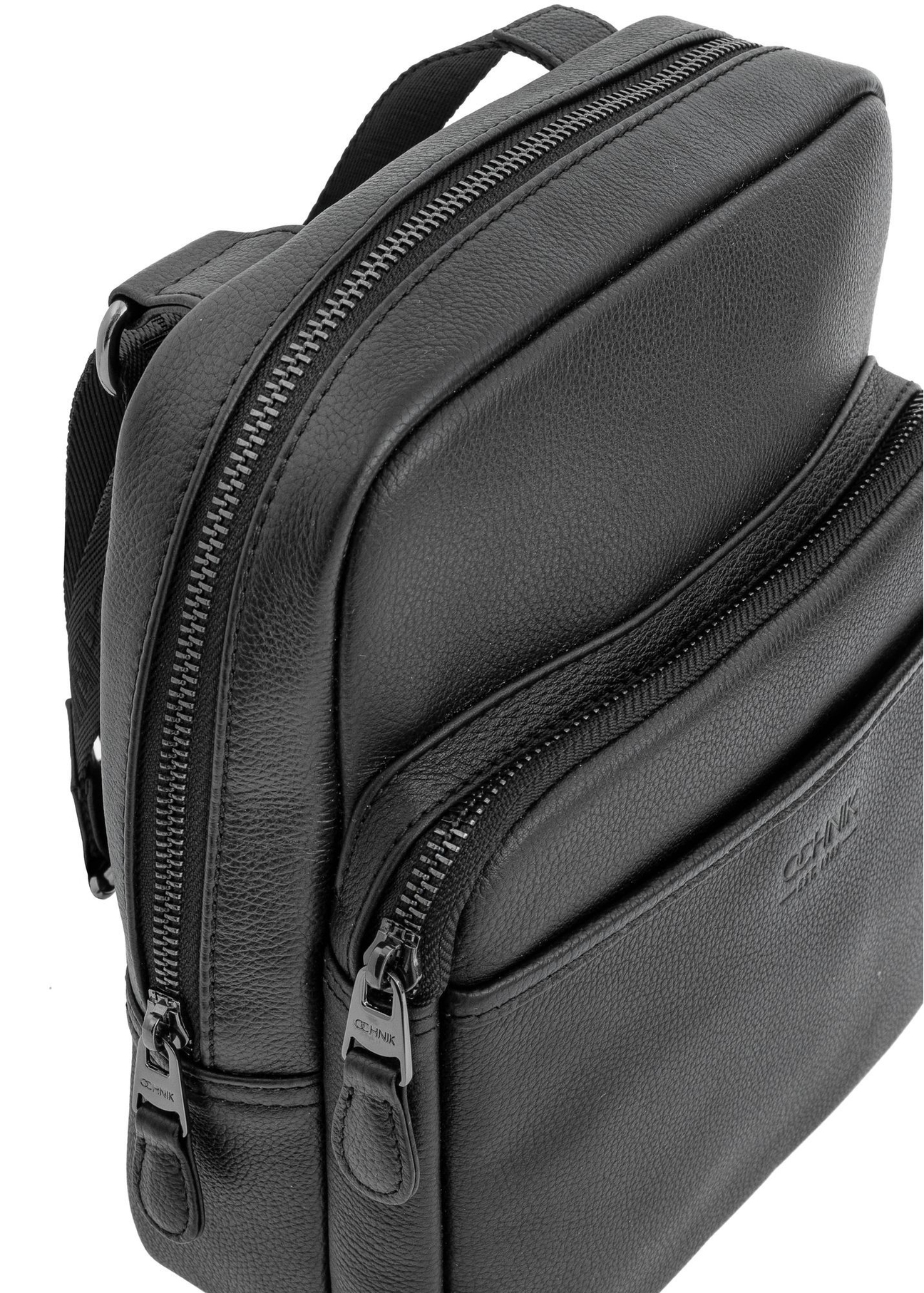 Men's leather black zipper bag TORMS-0016R-9I(W26), close-up of product detail on white background.