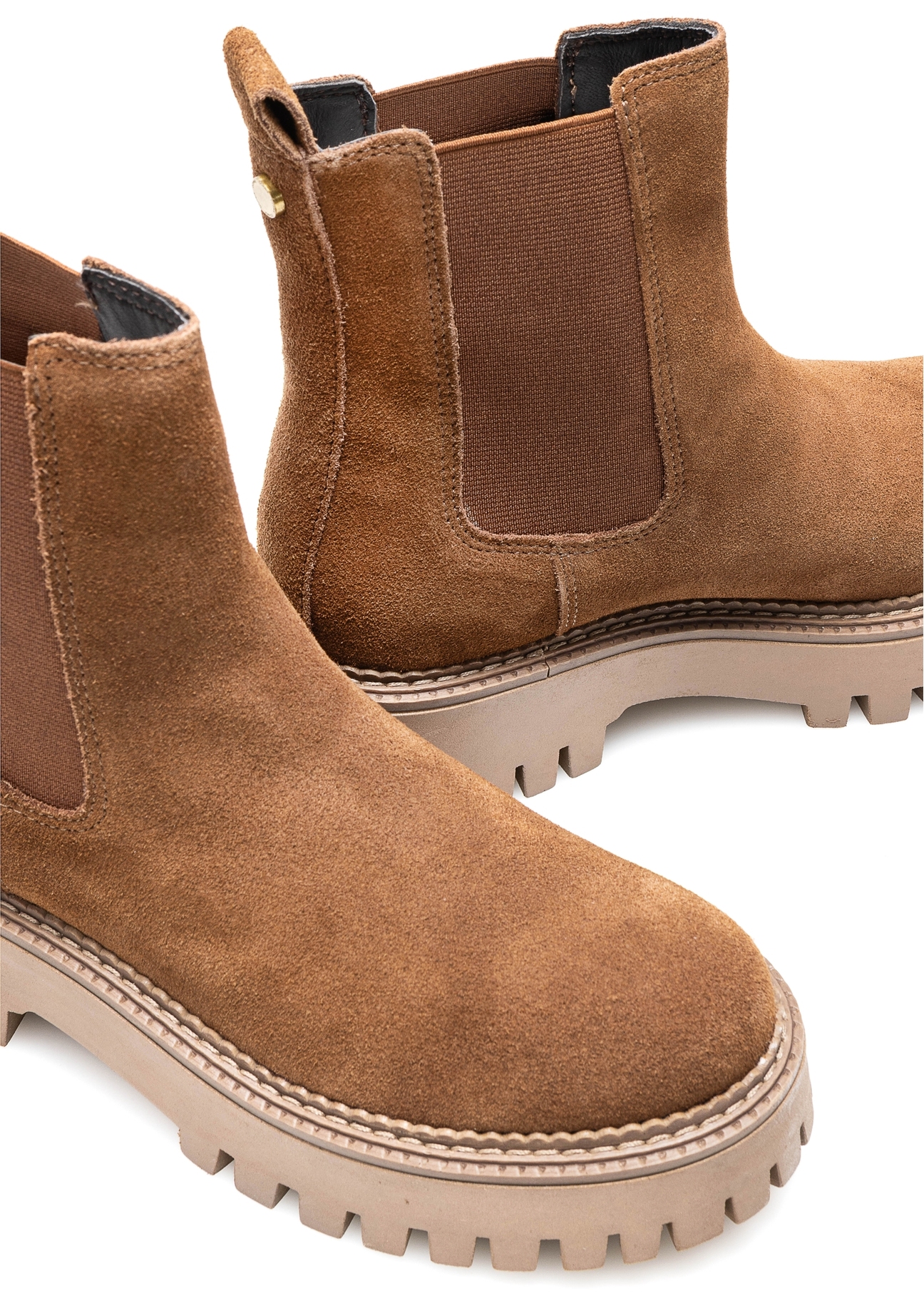 Women's suede Chelsea boots BUTYD-1182-88(Z25), close-up of the product detail, view on a white background.