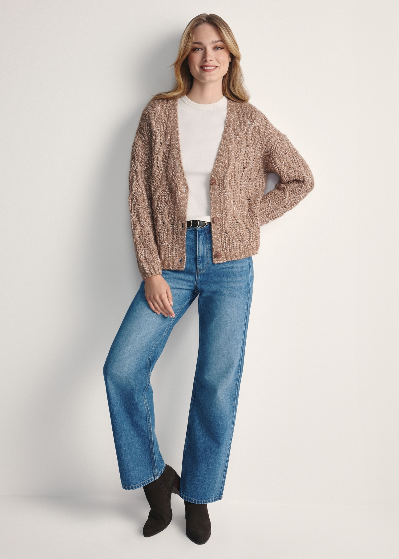 Women's blue denim pants JEADT-0012-61(Z25), front view of the product on the model. Full body visible.
