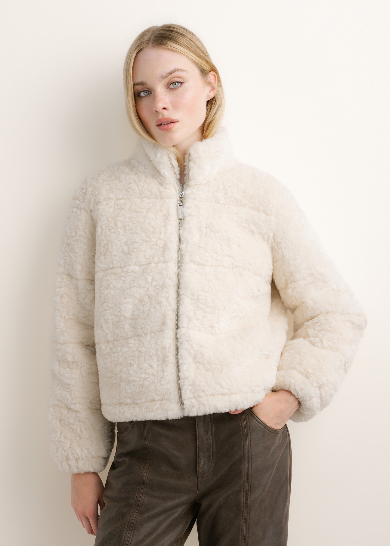 Cream-colored short women's fur coat FUTDP-0092-0B(Z26), front view on a model. Half-body shot.