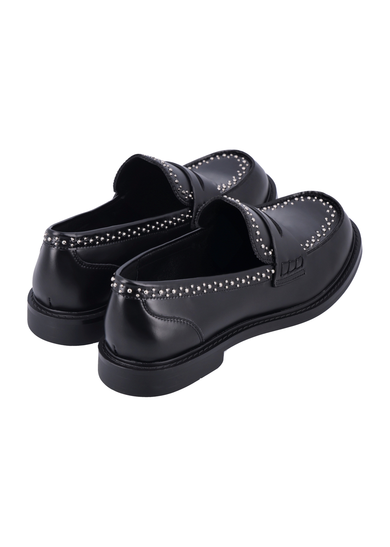 Women's leather moccasins in black BUTYD-1326-9F(Z26), product view from the back on a white background.
