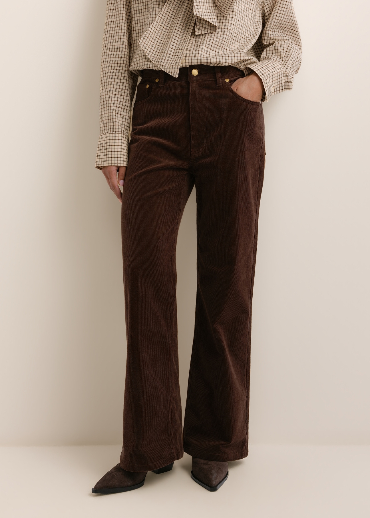 Brown wide women's trousers SPODT-0135-1H(Z26), front view of the product on the model. Half of the silhouette visible.