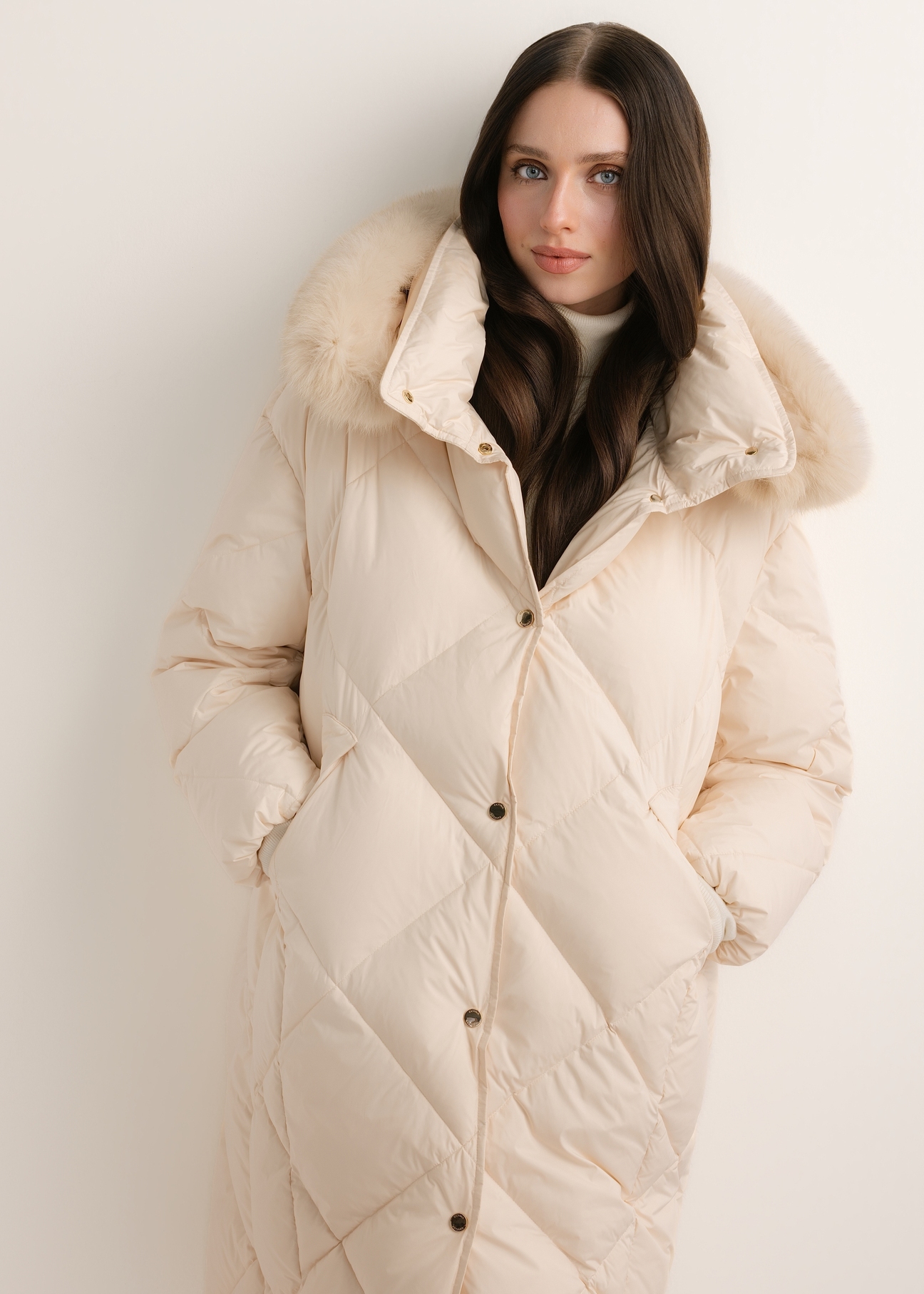 Cream-colored women's winter jacket KURDT-0708-0C(Z26) – front view, shown on a model against a white background. Close-up of the model.