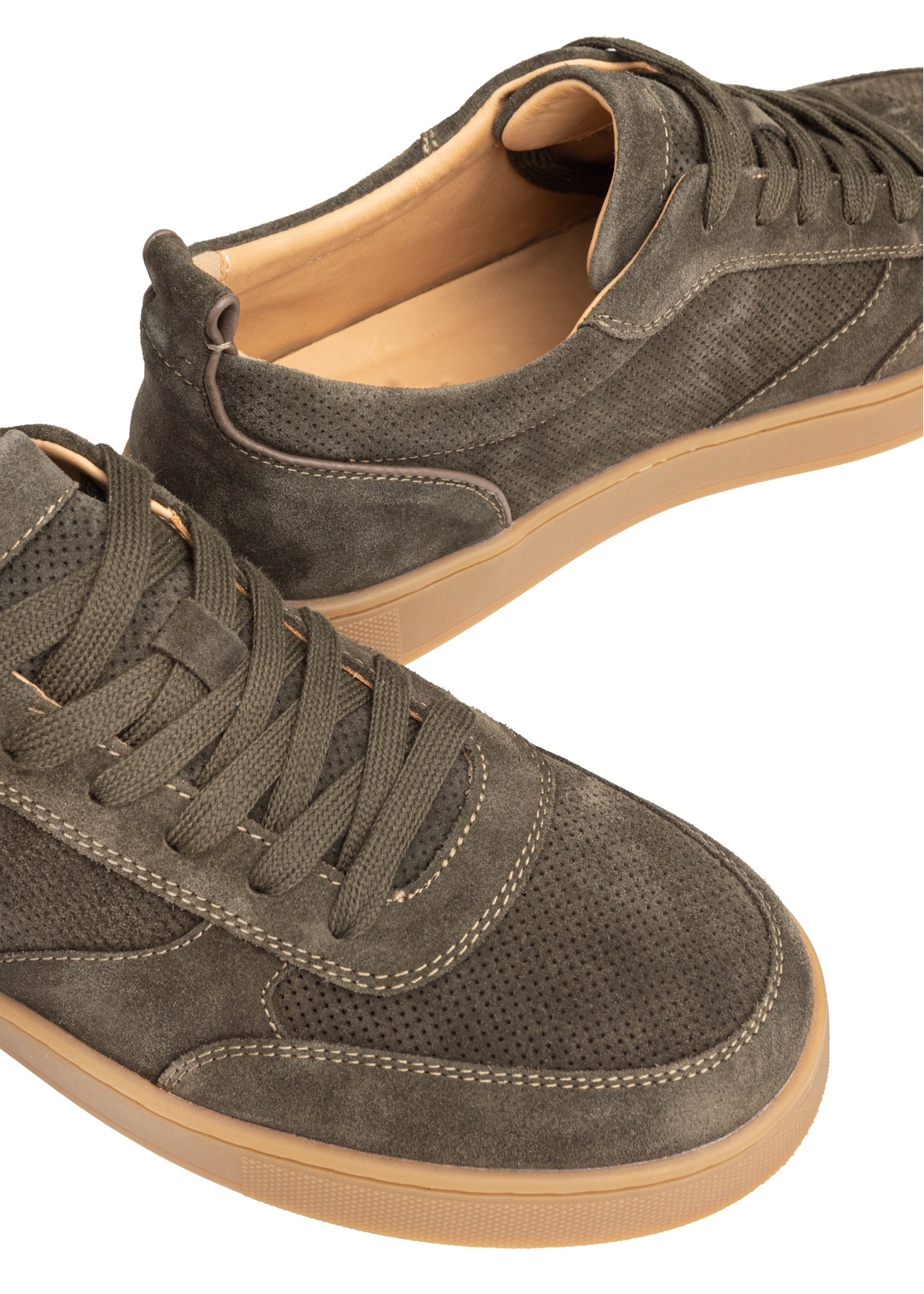 Khaki leather sports shoes BUTYM-0528-8D(W26), close-up of the product detail on a white background.