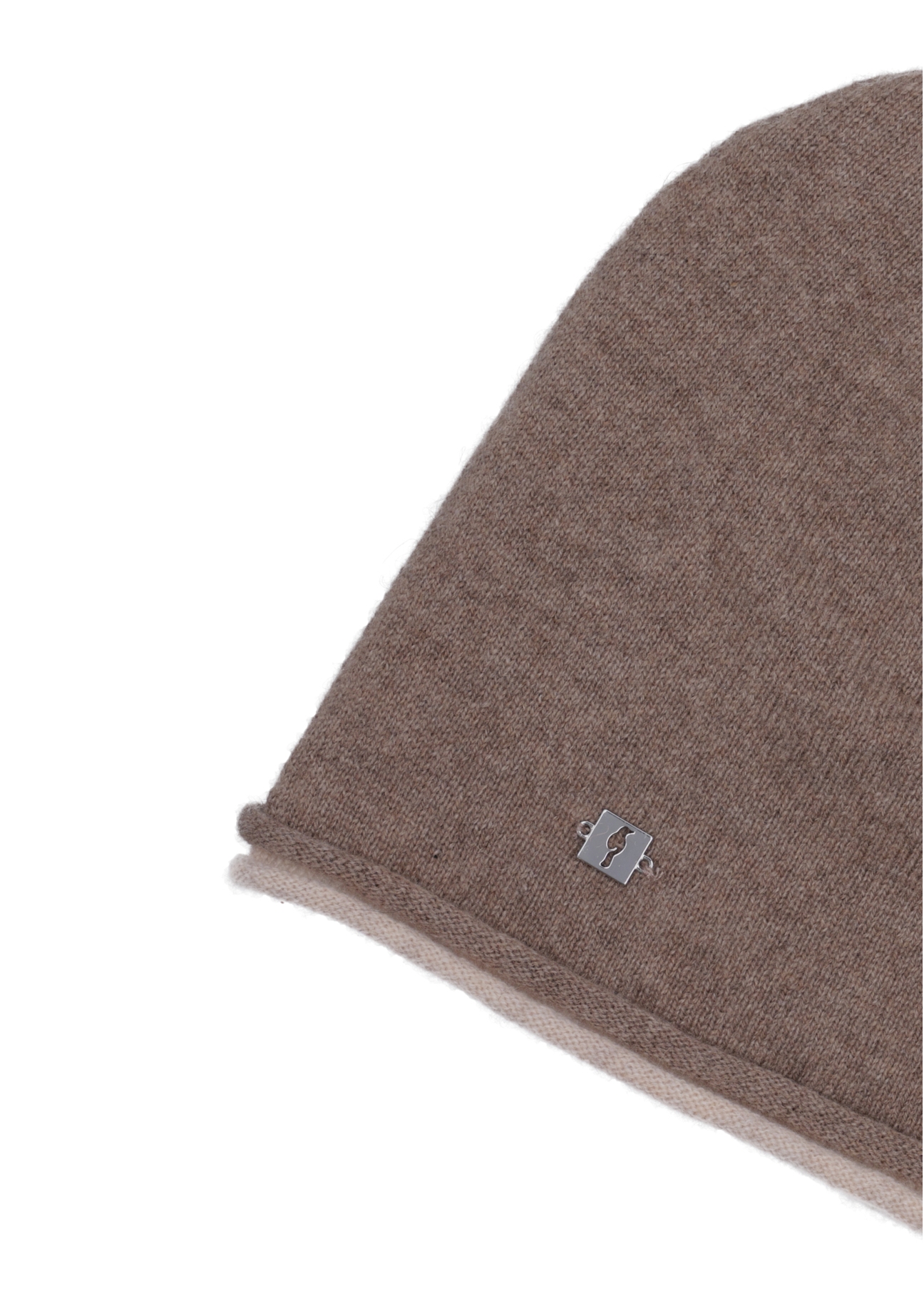 Women's cashmere hat in cool beige color CZADT-0043-1K(Z26), close-up of the product detail on a white background.