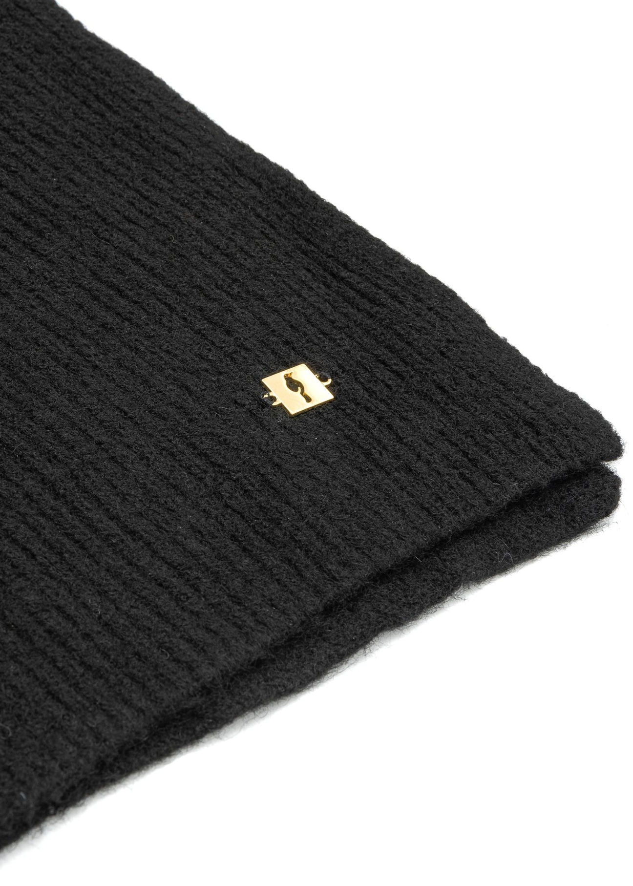 Viscose hat and scarf set ZESTD-0012-99(Z25) - close-up of the detail on a white background.