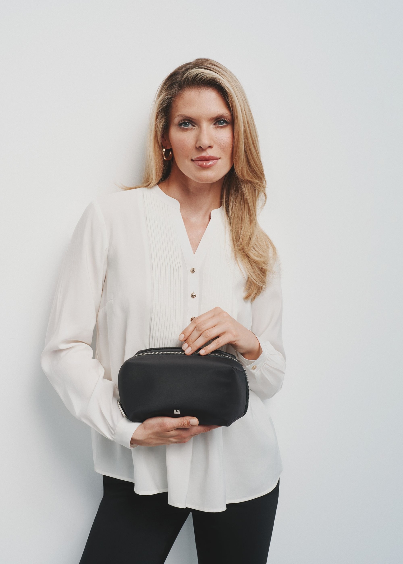Black capacious nylon cosmetic bag TOREN-0291-99(Z24)-09