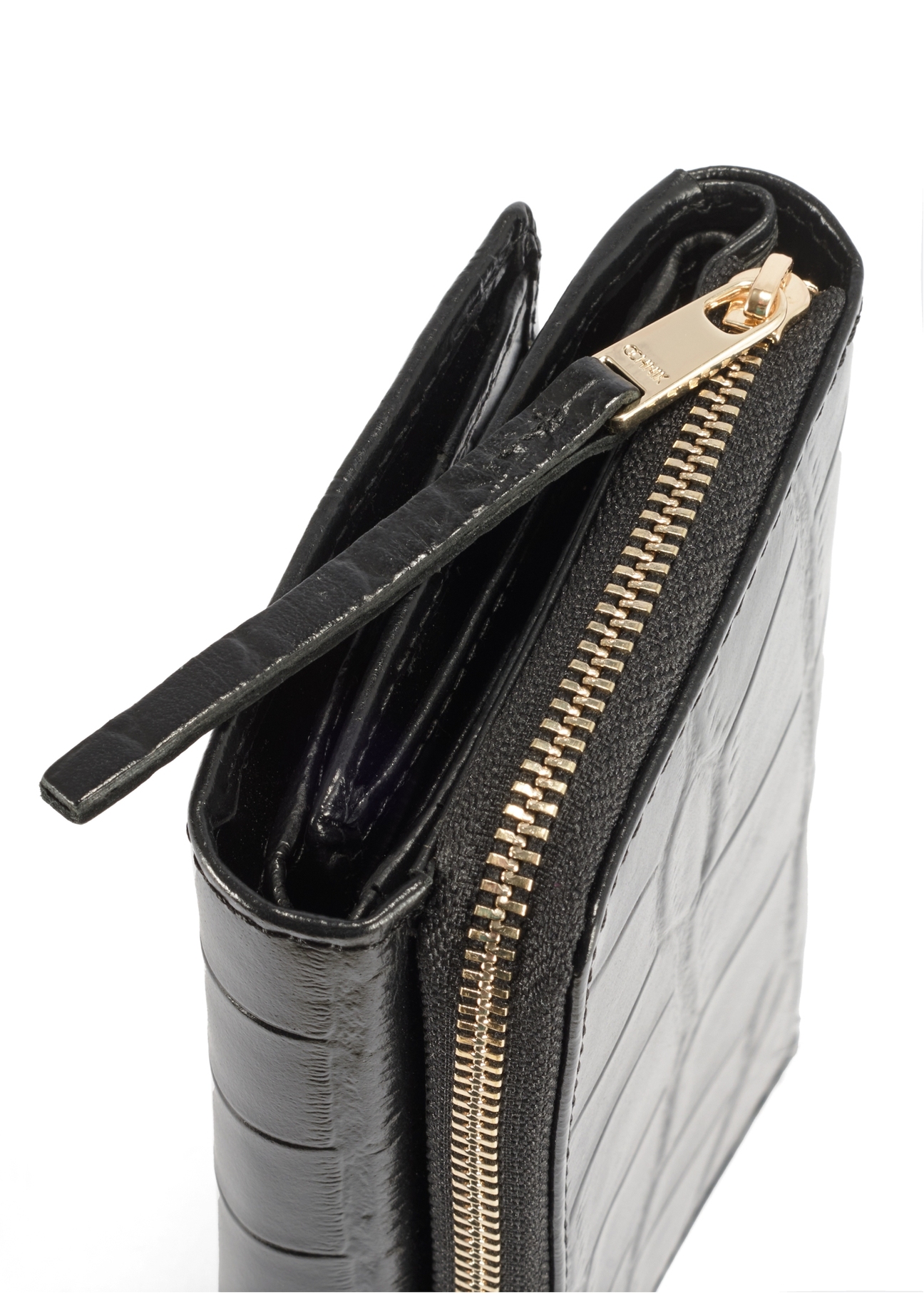 Medium croco women's leather wallet PORES-0907A-97(Z25), close-up of product detail, view on white background.