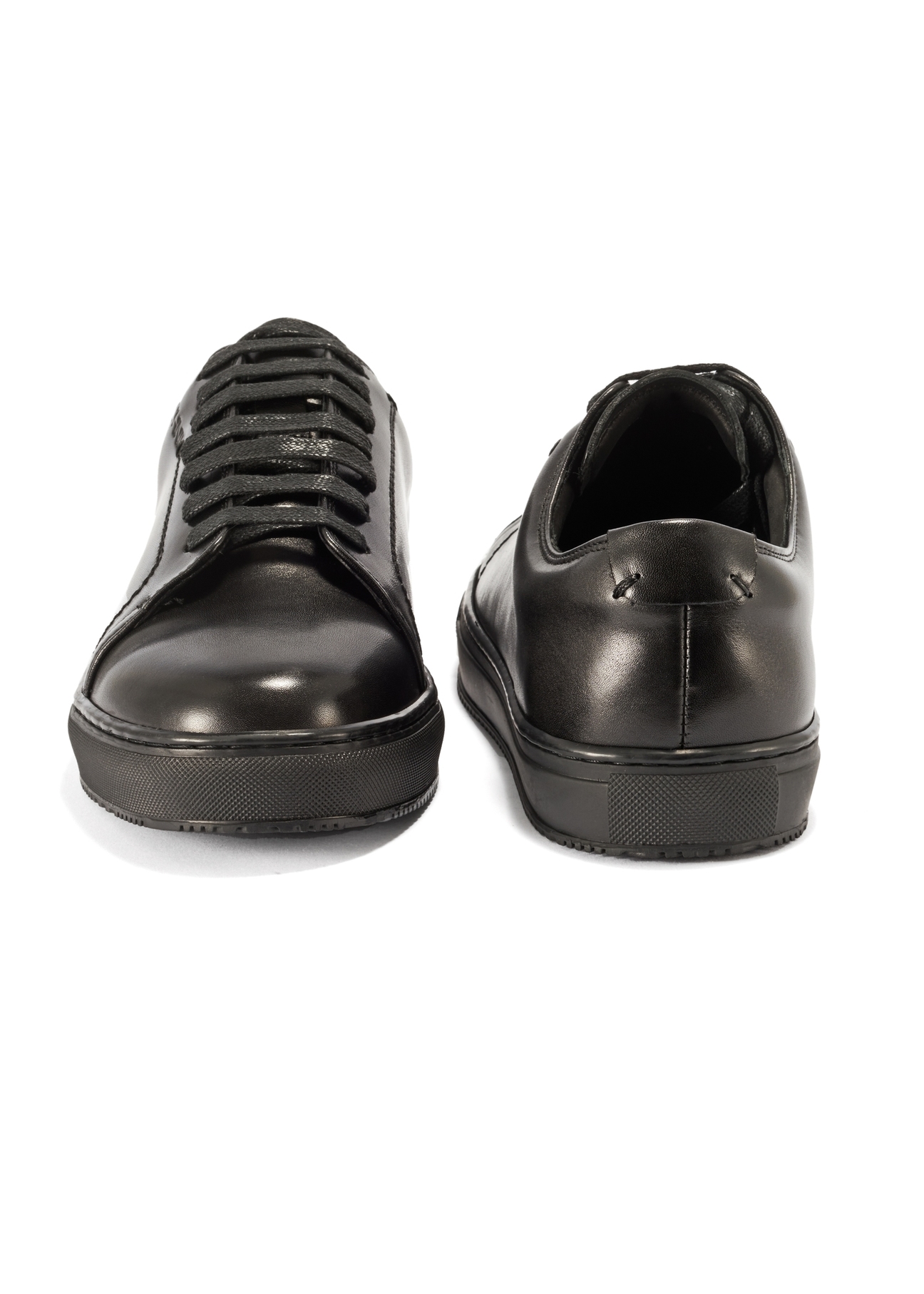 Leather black sports shoes BUTYM-0508-99(Z25), product view from the front and back on a white background.