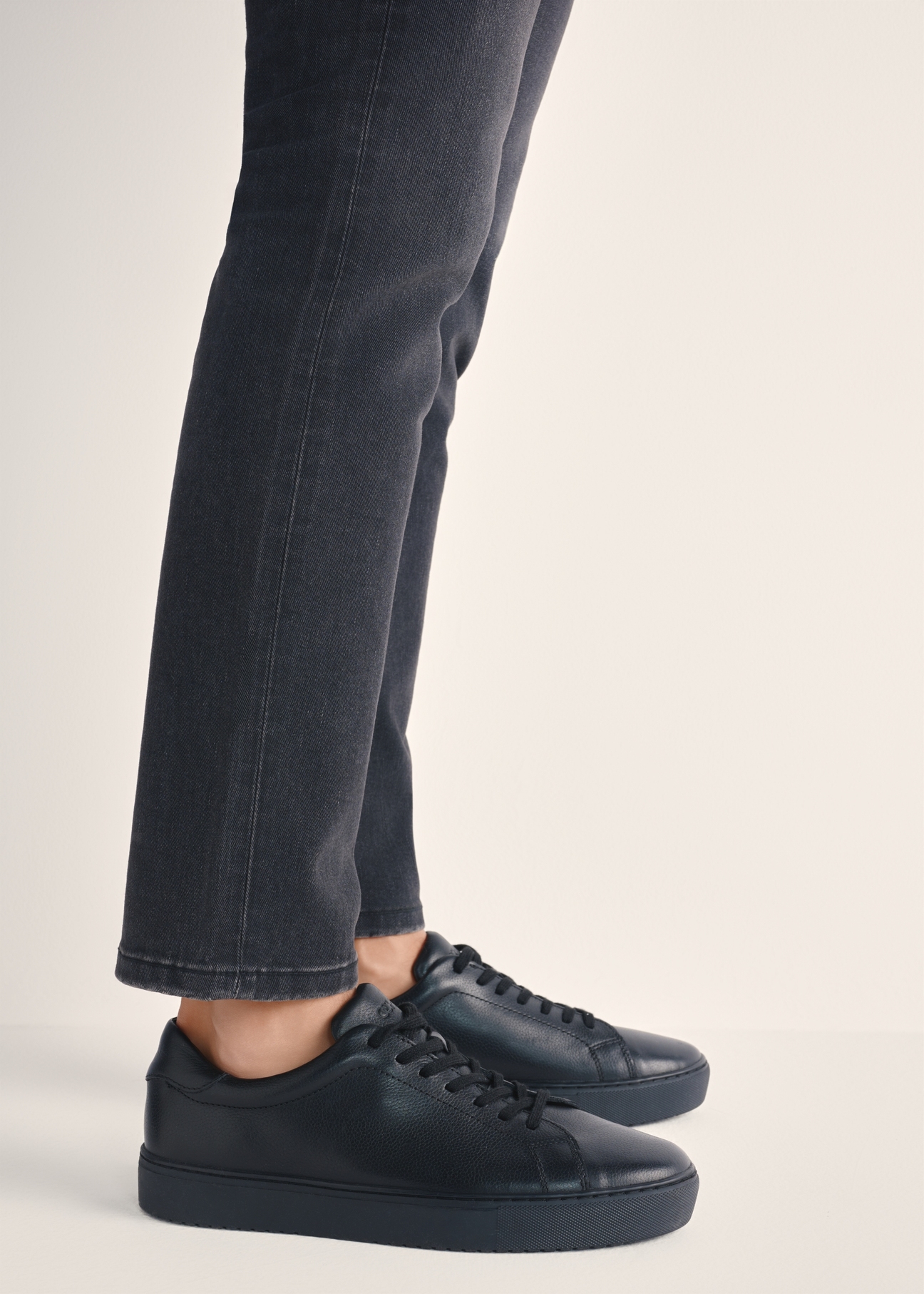 Black leather sports shoes BUTYM-0503-99(Z25)