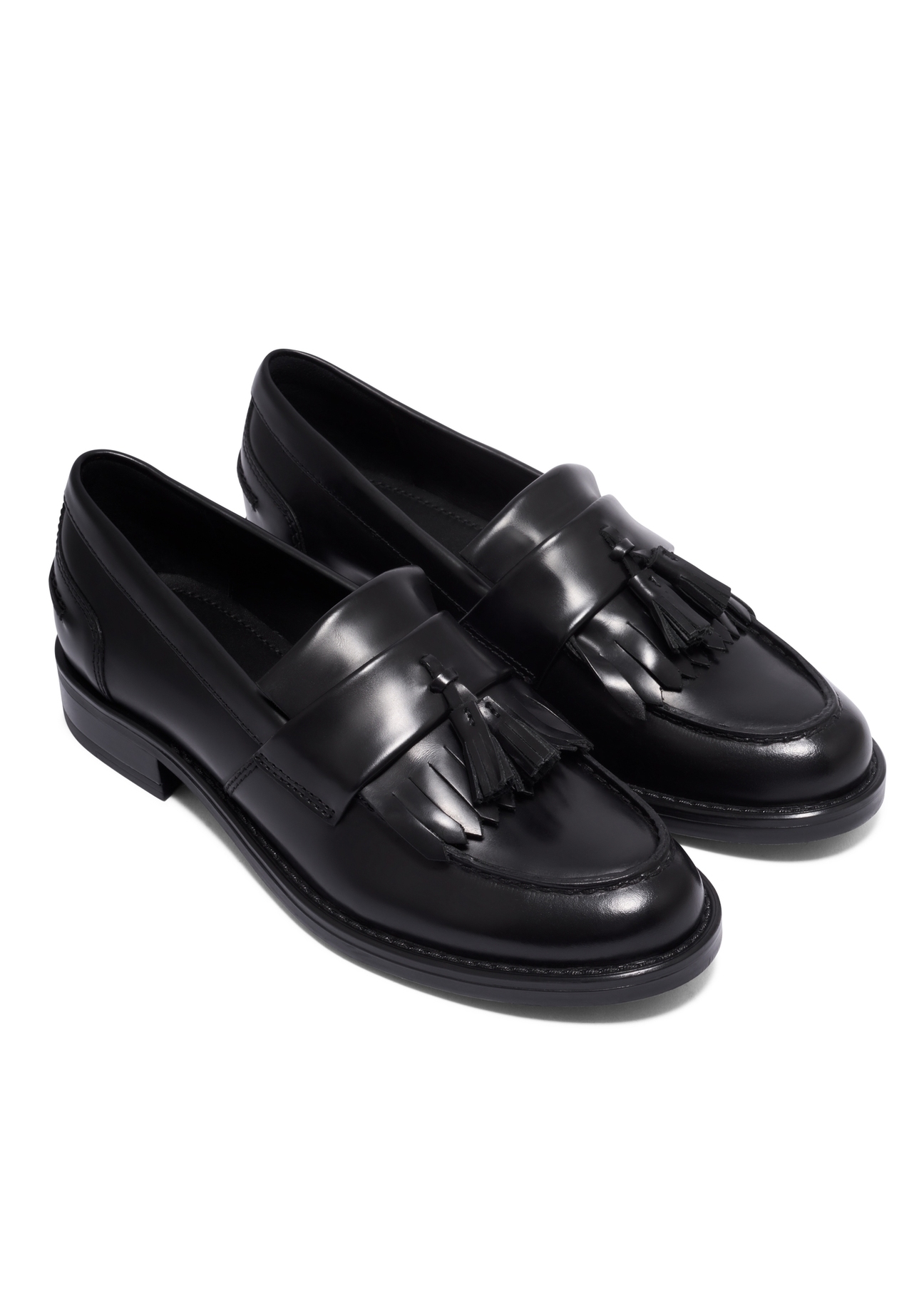 Women's leather moccasins with tassel BUTYD-1295-9F(Z26), diagonal product view on white background.