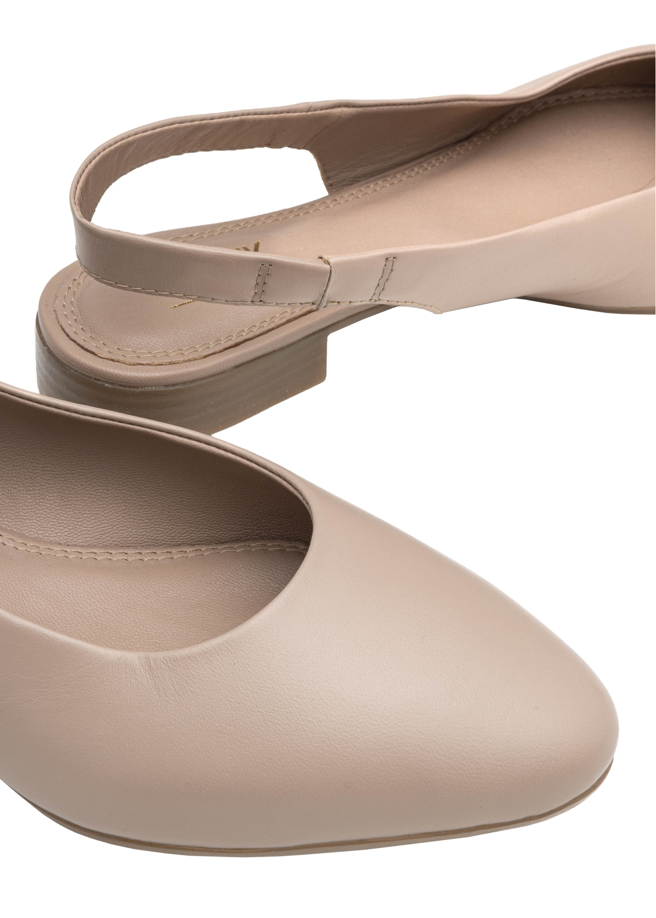 Beige women's ballet flats without a heel BUTYD-1246-1B(W26), close-up of the product on a white background.