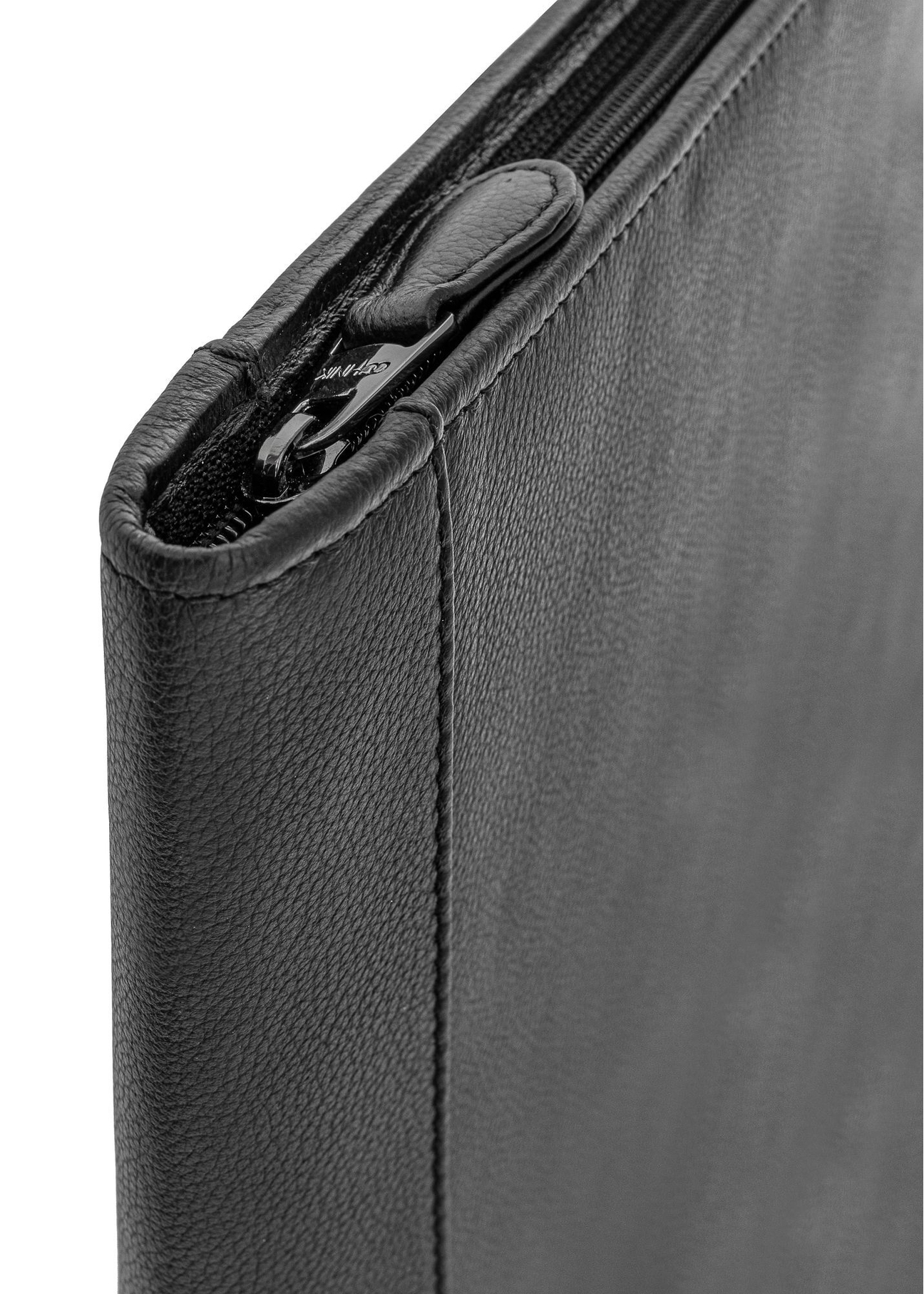 Black men's leather briefcase TORMS-0410R-9I(W26), close-up of the product detail on a white background.