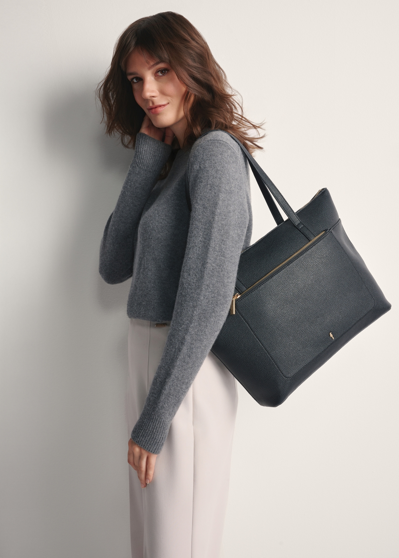 Black large women's handbag TOREC-1053-99(Z25)