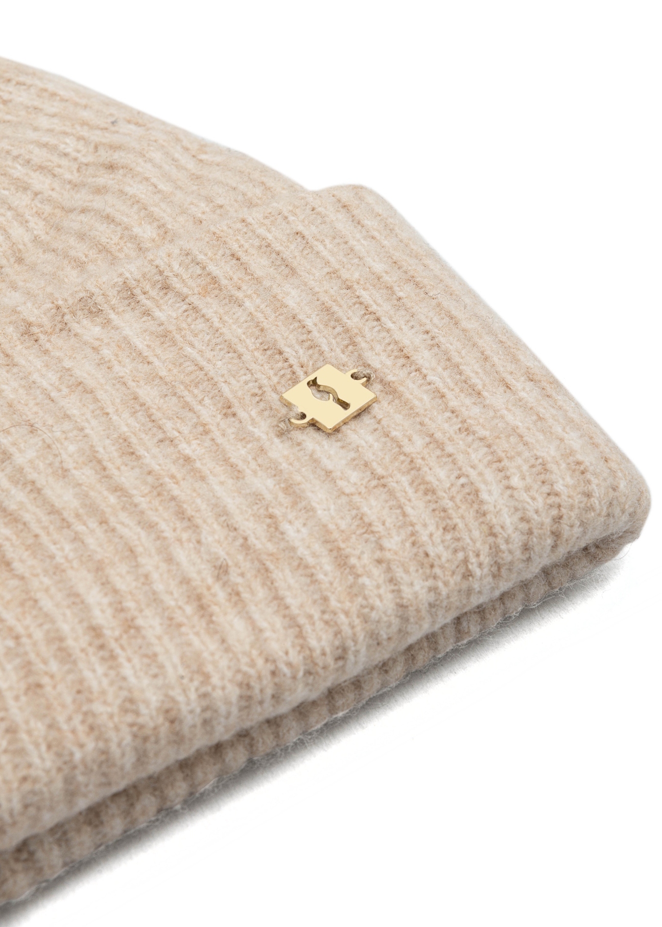 Women's hat in light beige color CZADT-0201-80(Z25), close-up of the product detail on a white background.