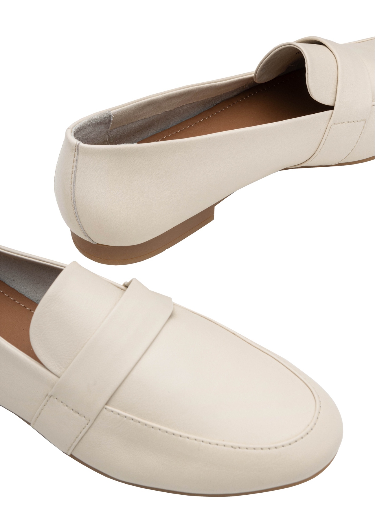 Women's cream leather moccasins BUTYD-1074A-0B(W26), close-up of the product detail on a white background.