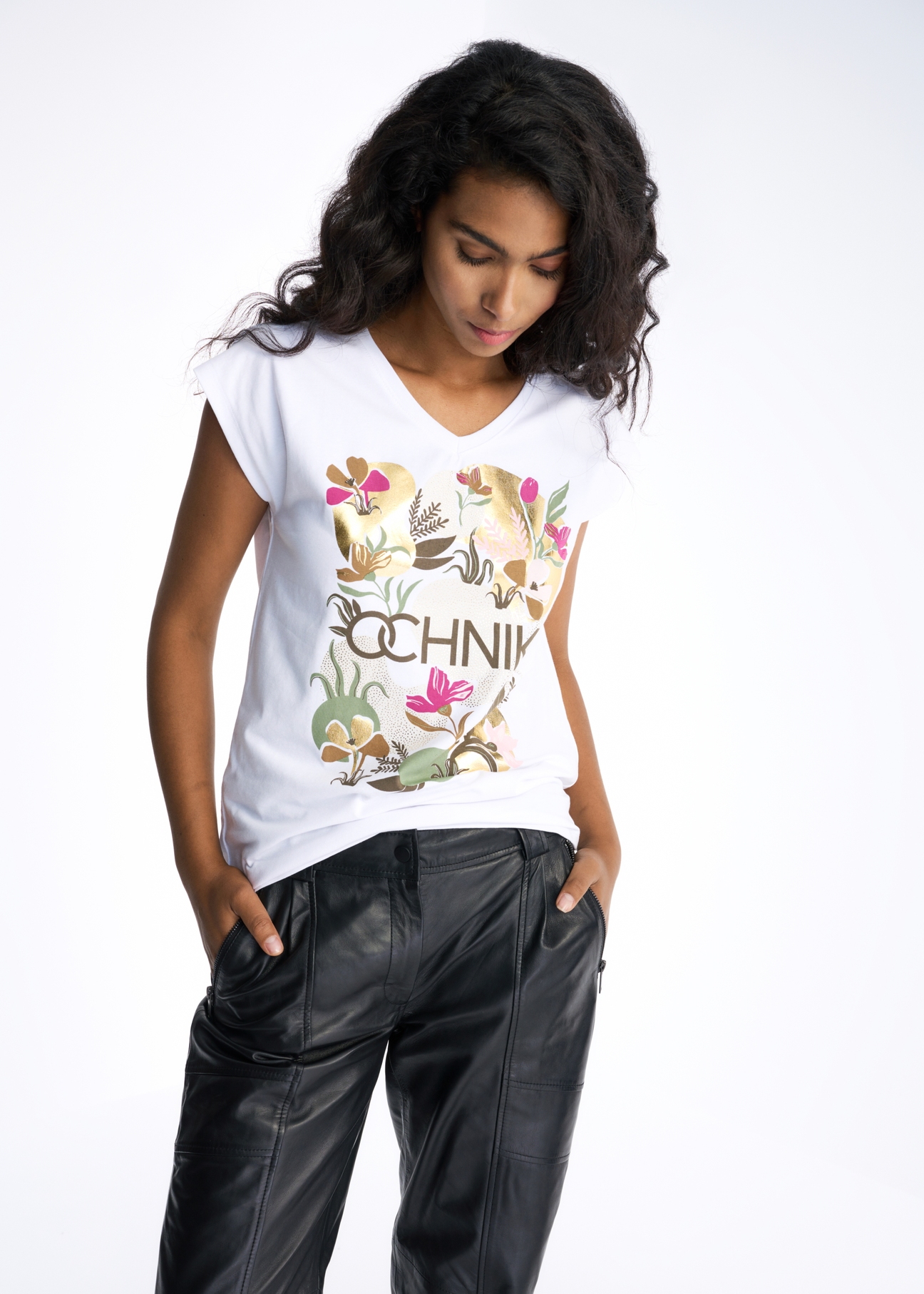 White Women's Chest T-Shirt TSHDT-0098-11(Z22)-01