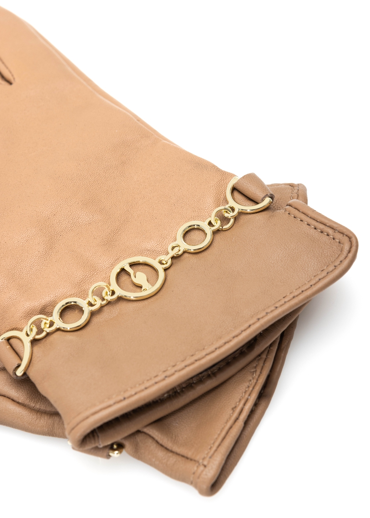 Women's leather gloves with chain REKDS-0101-81(Z25), close-up of the product detail, view on a white background.