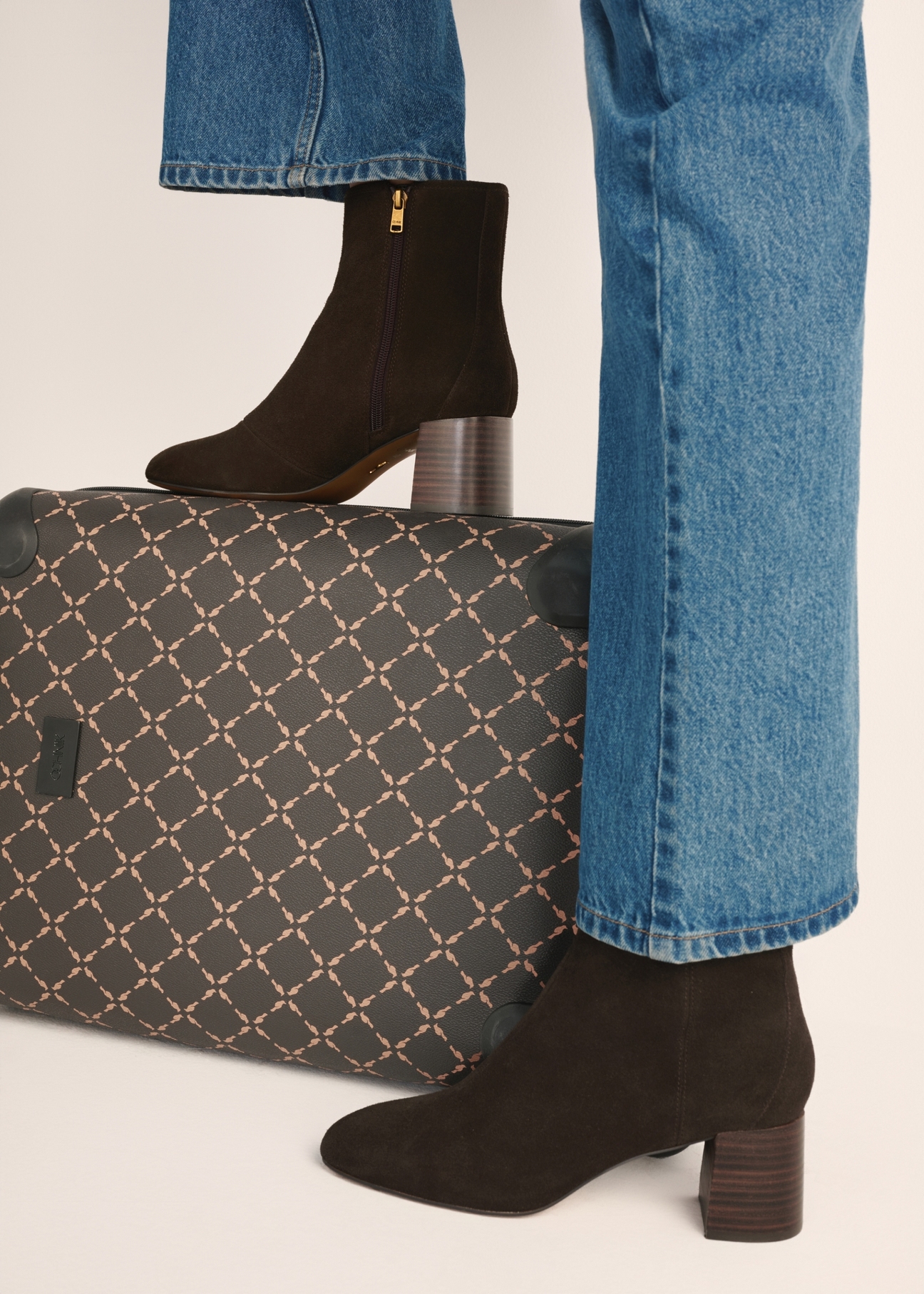 Brown suede high-heeled ankle boots BUTYD-1218-89(Z25), product view on model's feet against a light background.