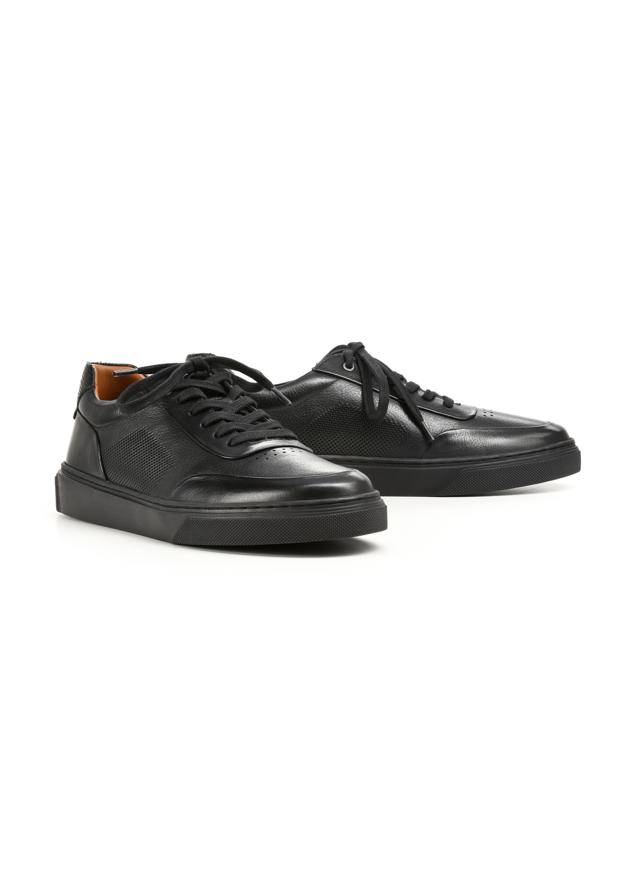 Black leather men's sports shoes BUTYM-0484-99(W25), diagonal product view on a white background.