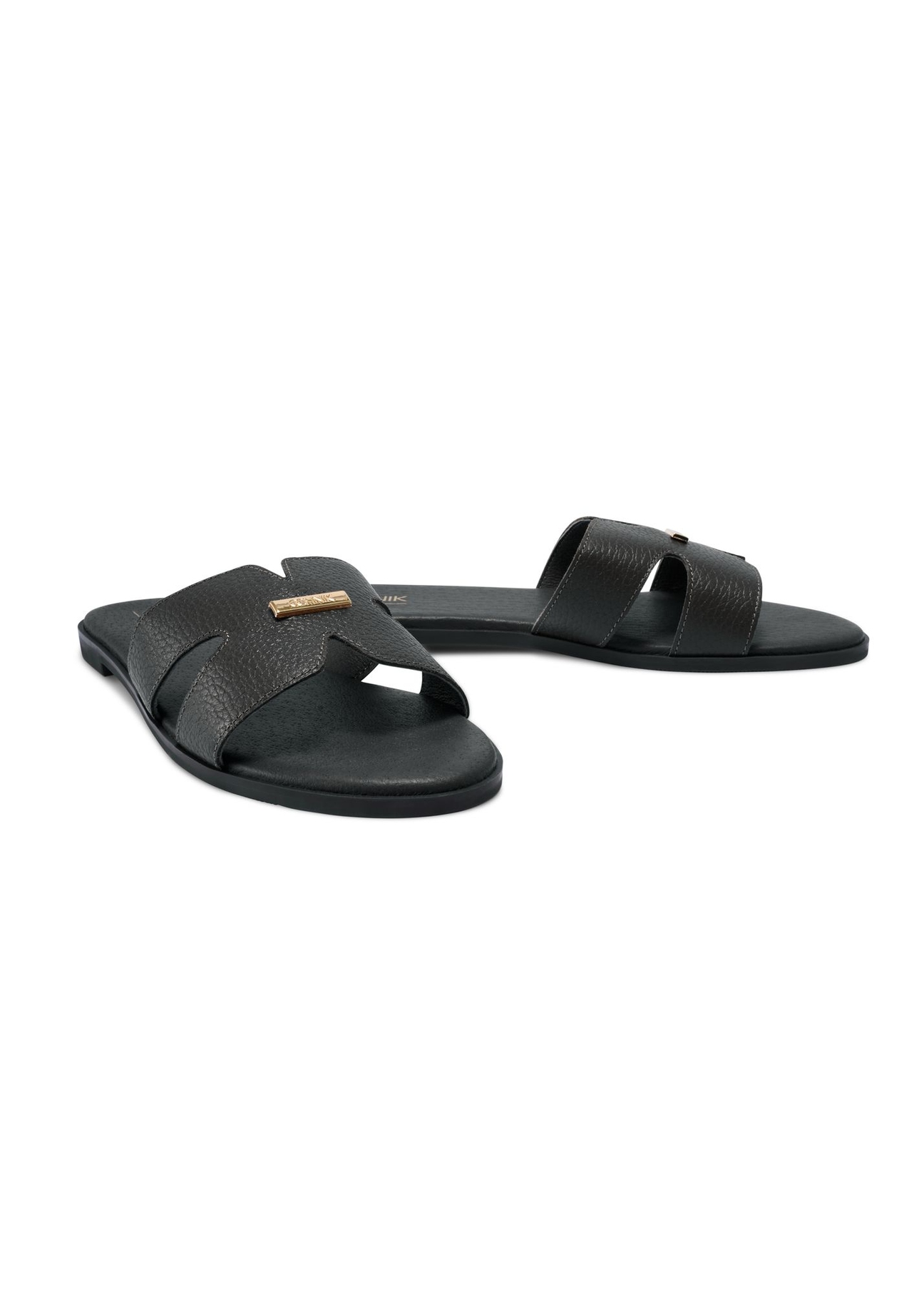 Black women's flip-flops BUTYD-0725D-9I(W26) - diagonal product view, on a white background.