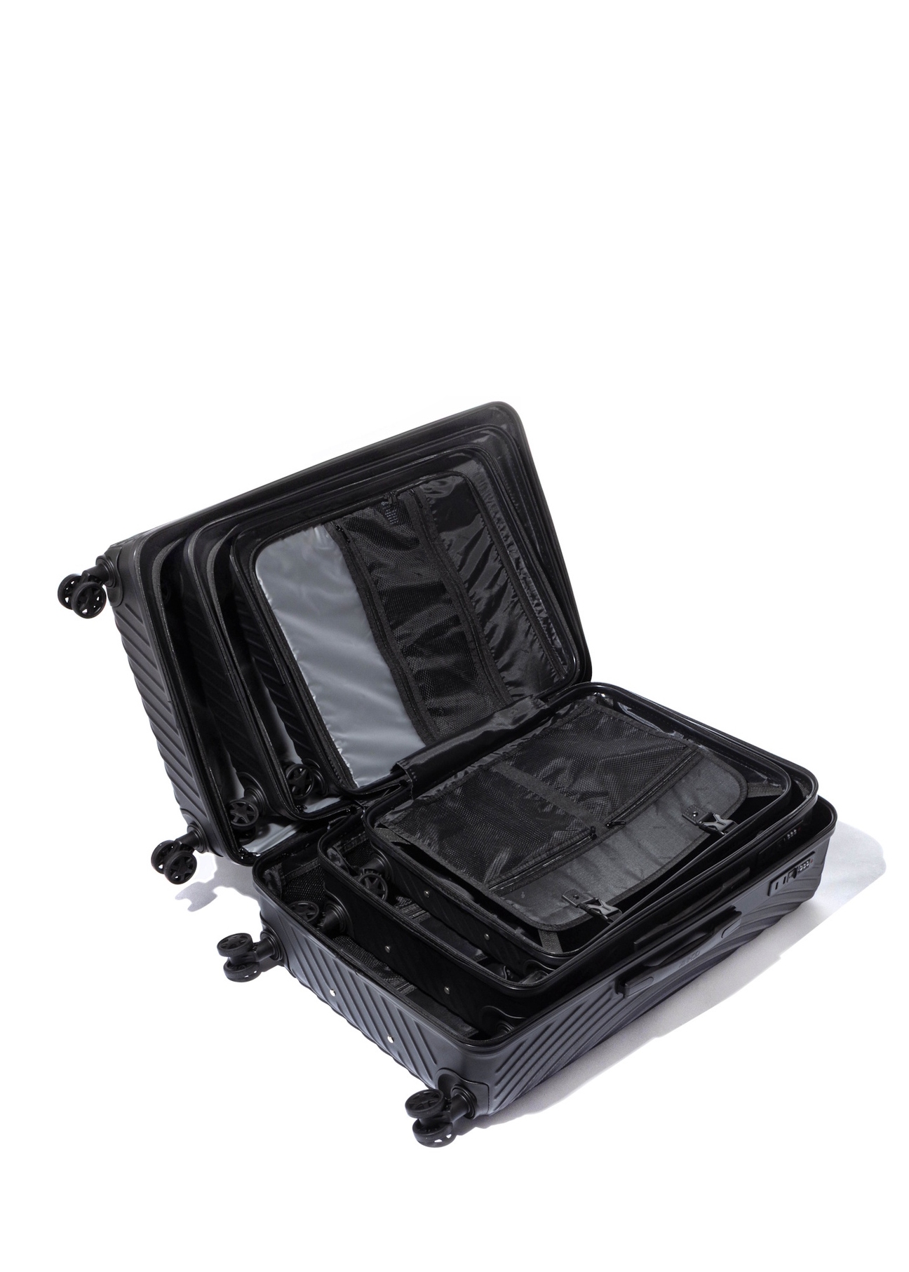 Set of wheeled suitcases (19"/24"/28") WALAB-0088-99(W26), interior view on a white background.