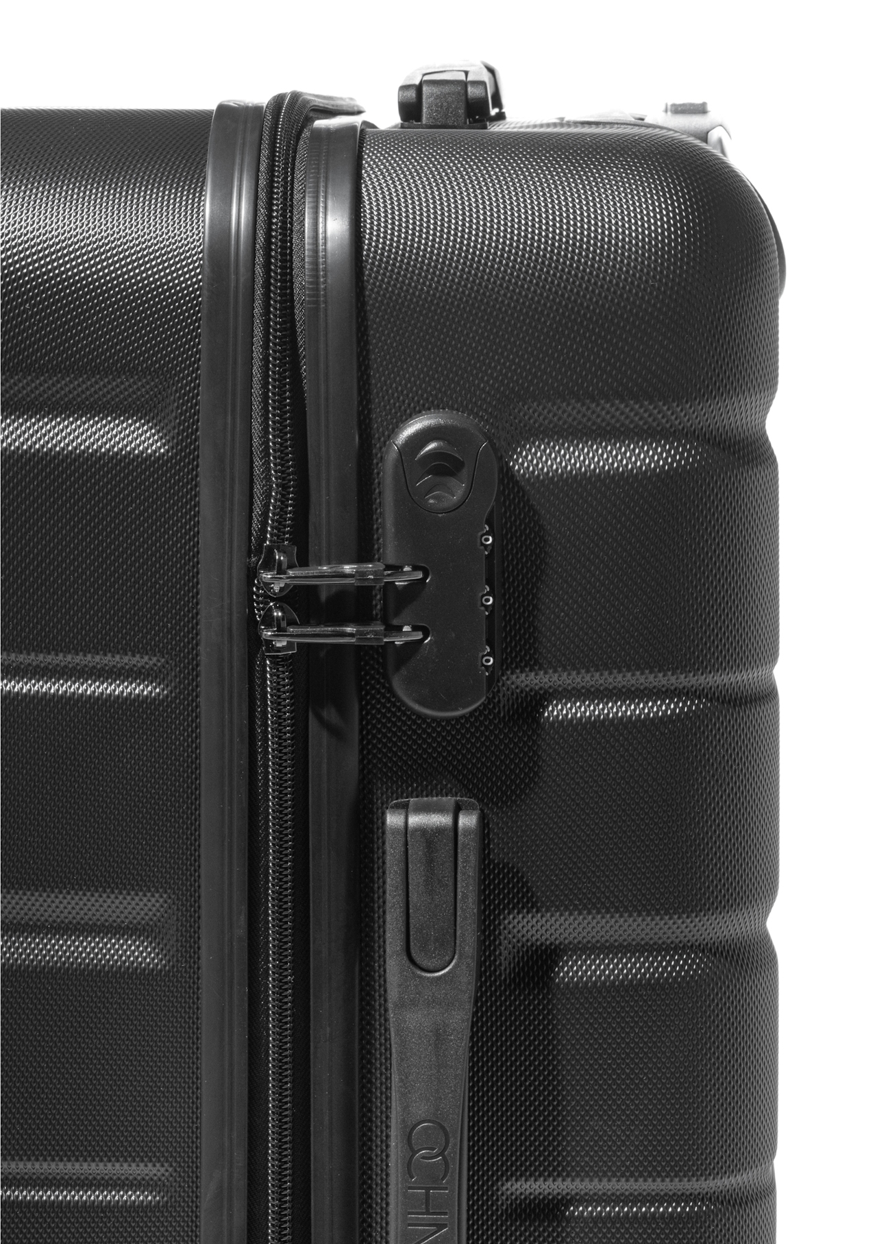 Large suitcase on wheels WALAB-0067-99-28(W25)