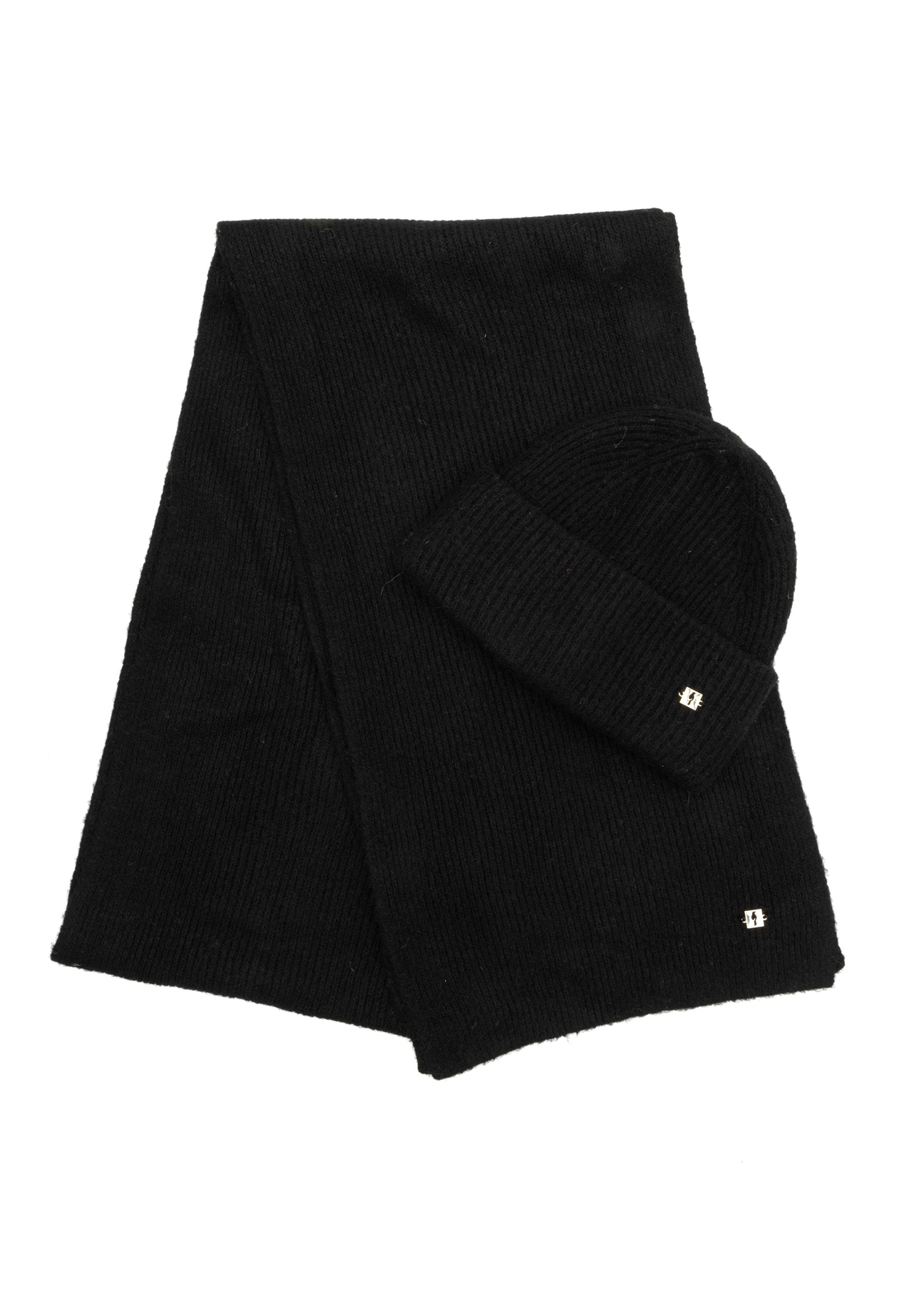 Black women's winter scarf SZADT-0202-99(Z25), product view with a hat on a white background.-02