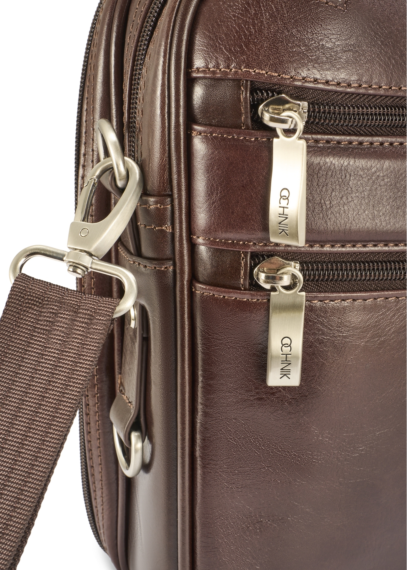 Brown leather men's bag TORMS-0483-89(Z25), close-up of product detail, view on white background.