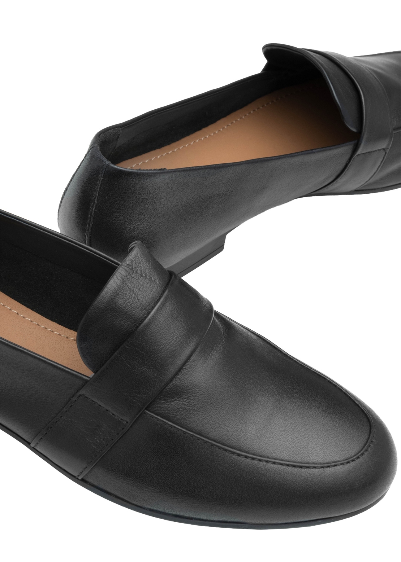 Women's leather black moccasins BUTYD-1074A-99(W26), close-up of the product detail on a white background.