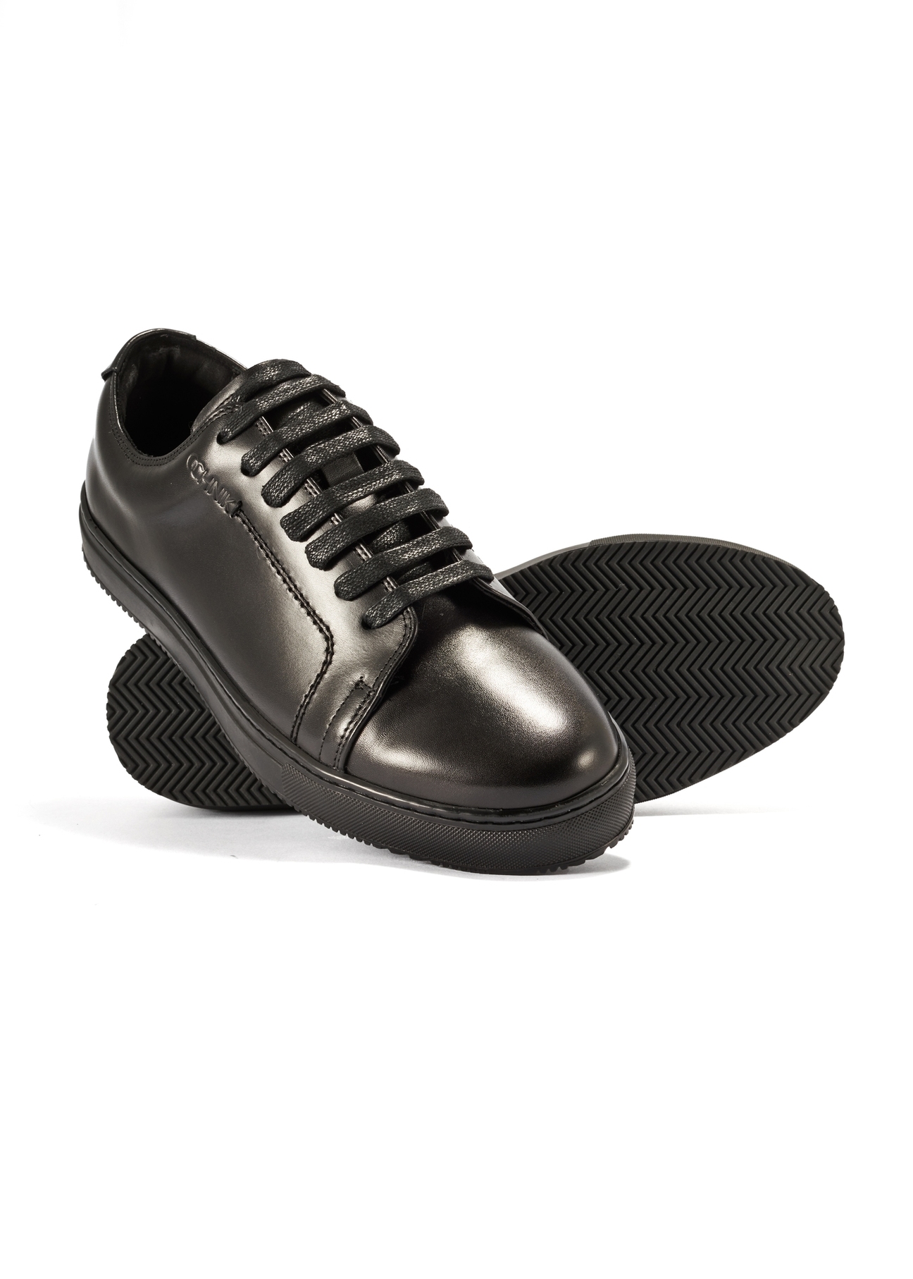 Leather black sports shoes BUTYM-0508-99(Z25), product view from the top and side on a white background.