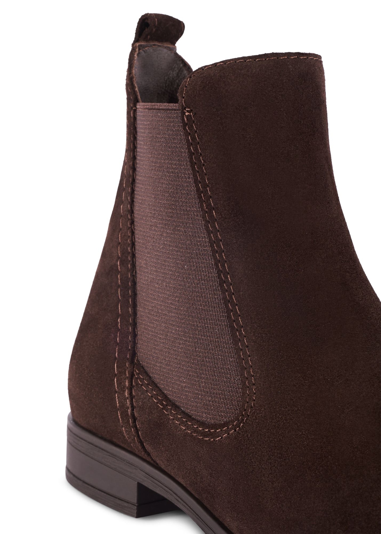Women's suede ankle boots in brown color BUTYD-1009-89(Z25) - close-up of the detail on a white background.