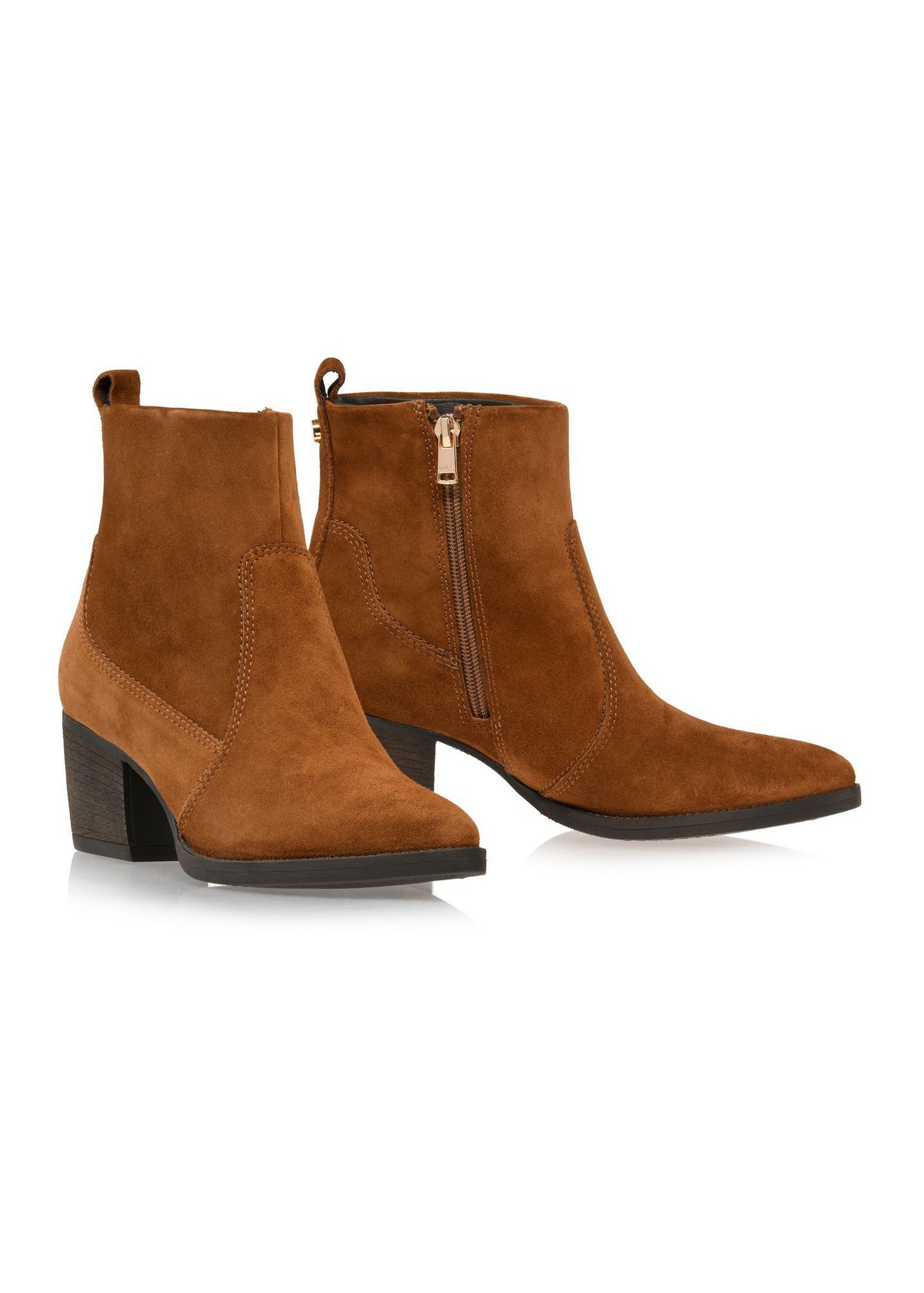 Women's suede ankle boots in cognac color BUTYD-1005A-1F(Z26), diagonal product view on a white background.