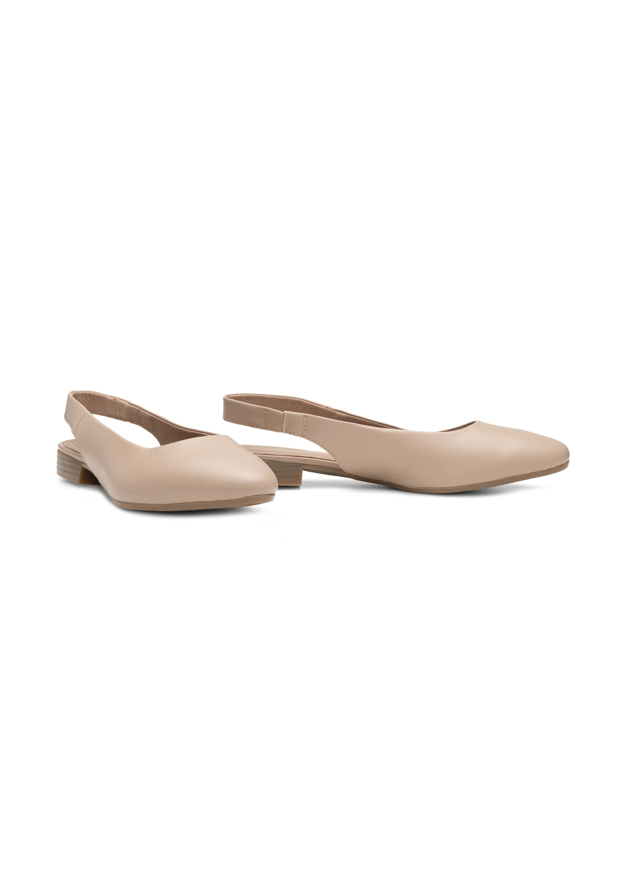 Beige women's ballet flats without a heel BUTYD-1246-1B(W26), diagonal product view on a white background.