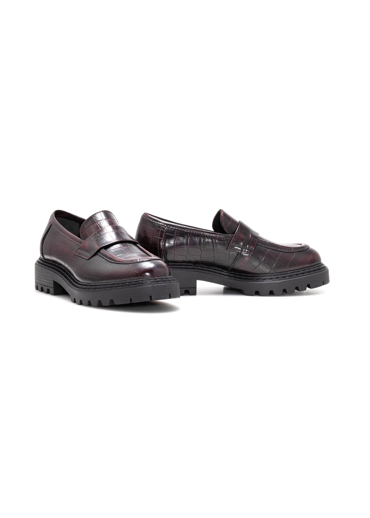Burgundy women's croco moccasins BUTYD-1189-90(Z25), diagonal product view on white background.