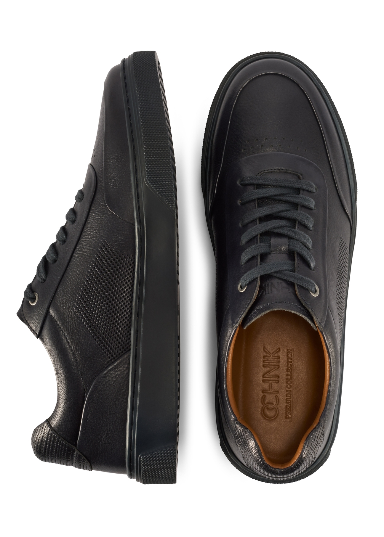 Men's leather sneakers in navy blue BUTYM-0484-7E(W26) - product view from above, on a white background.