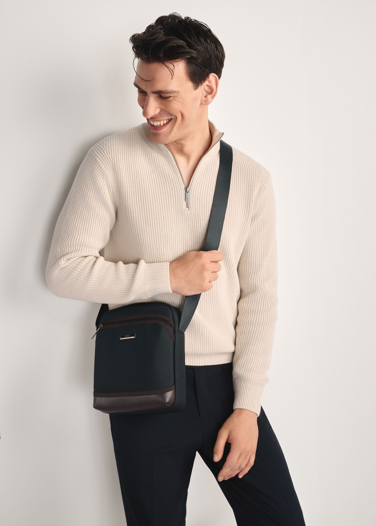 Men's shoulder bag TORMN-0381-9J(Z26)- front view of the product on a white background. Half of the silhouette visible.